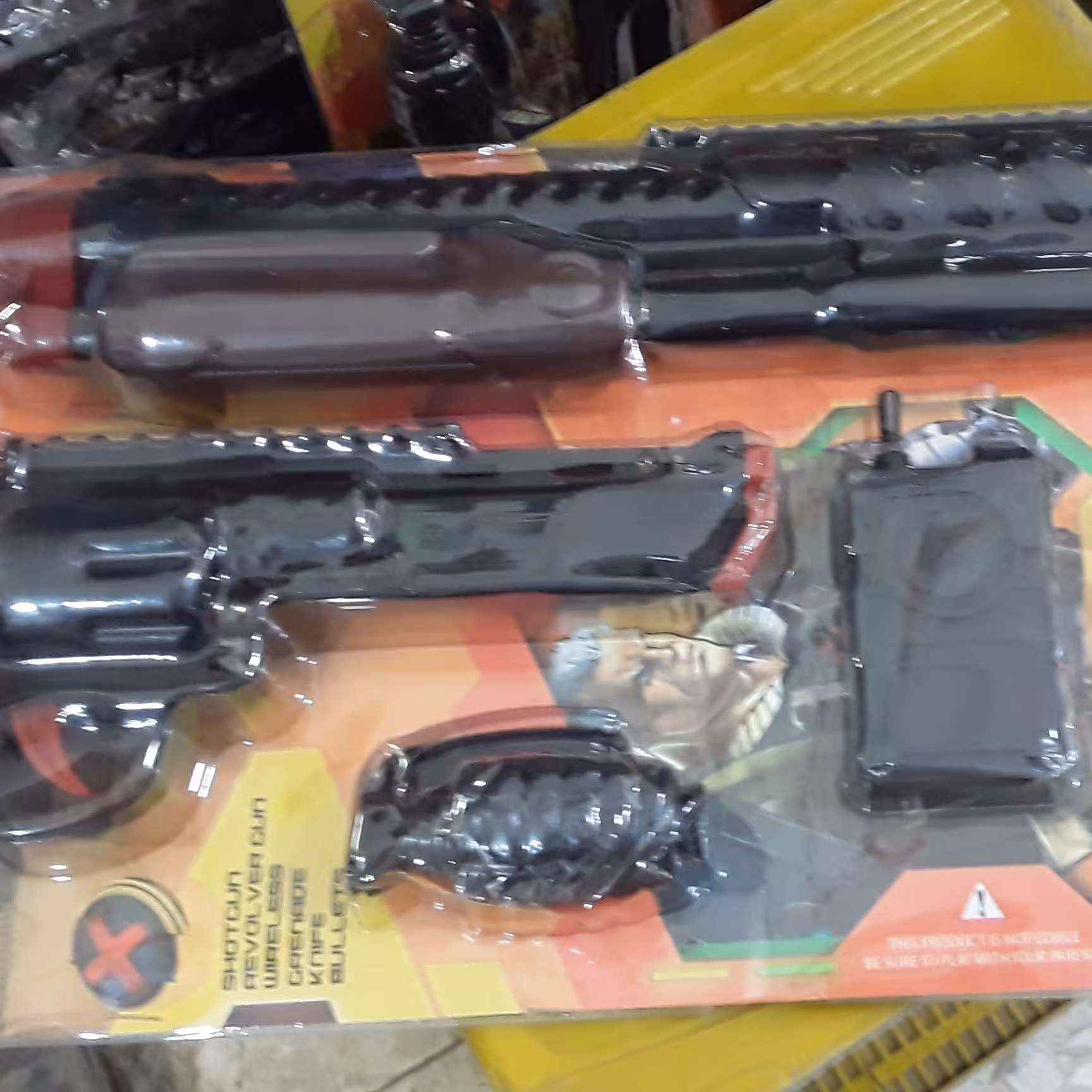 اسباب بازی مجموعه تفنگ دوتایی مدل وینچستر شکاری همراه با تیر و چاقو بی سیم و نارنجک