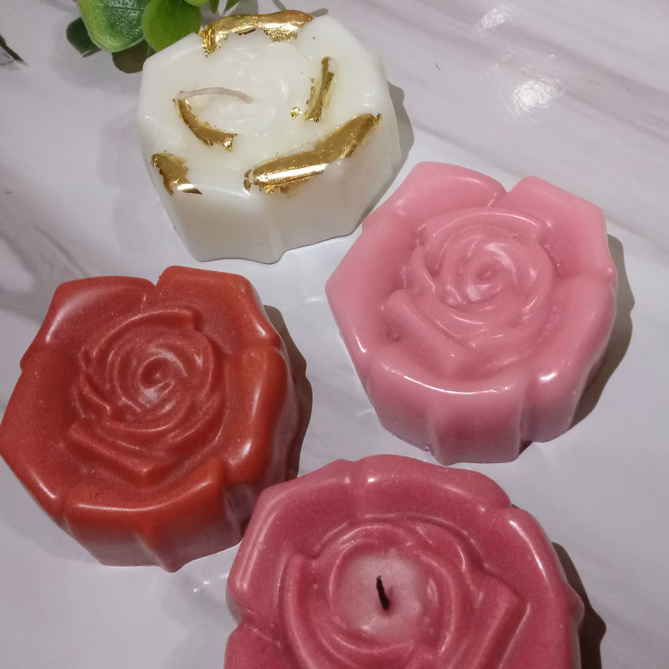 شمع رو ابی گل رز