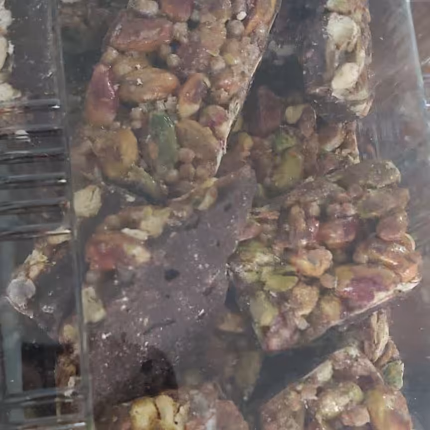 شکلات با طعم پسته