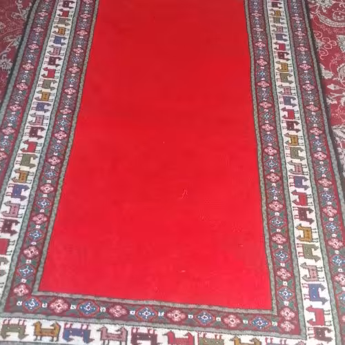 قالی کپه ساده حاشیه دار وزن 5کیلو  قد 130×200 سانتیمتر جنس تمام پشم رنگ قرمز