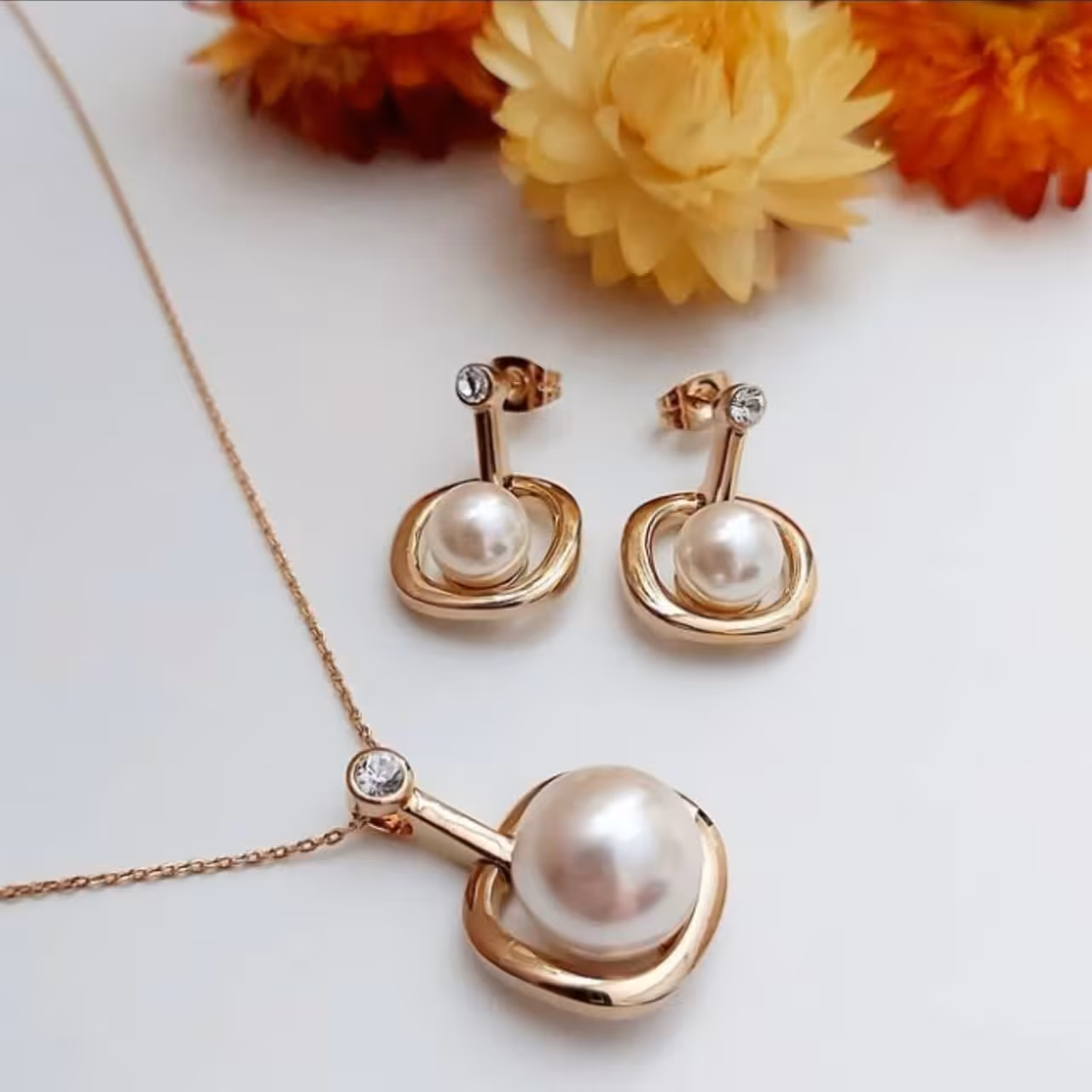 نیم ست مرواریدی رنگ ثابت و فوق العاده زیبا 