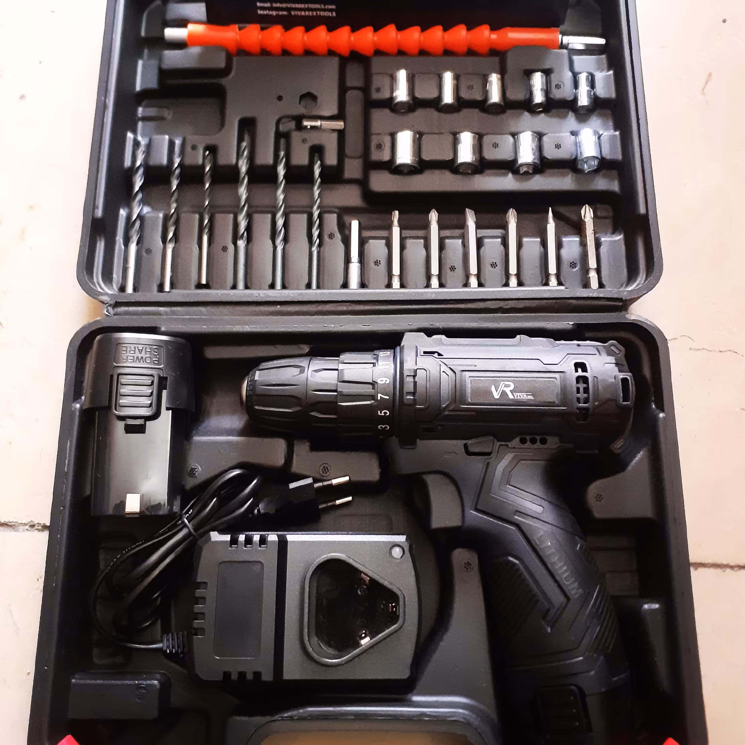 دریل شارژی  دو باتری