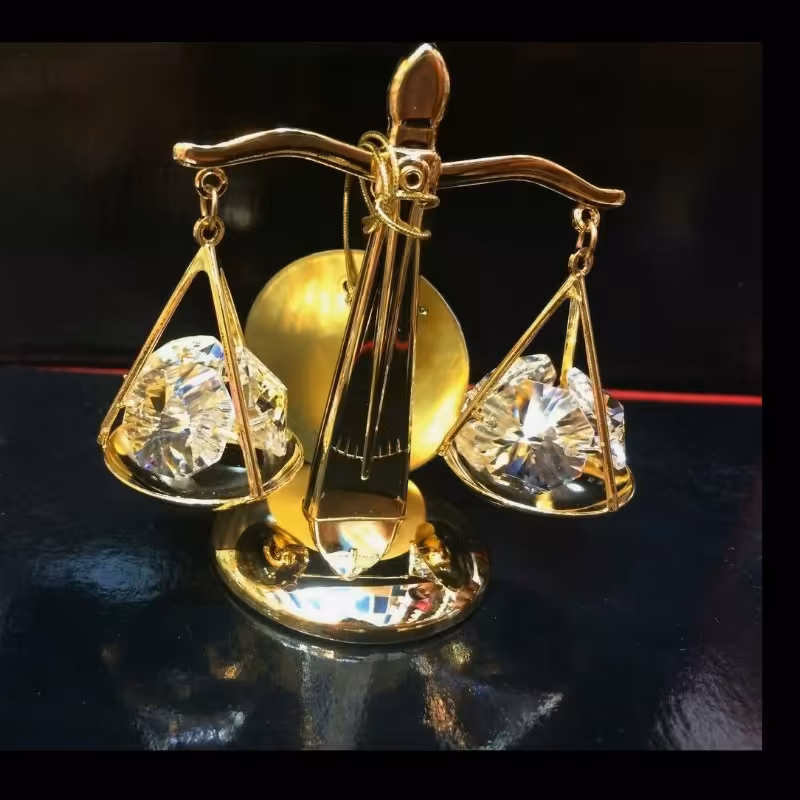 مجسمه و تندیس ترازوی مینیاتوری عدالت