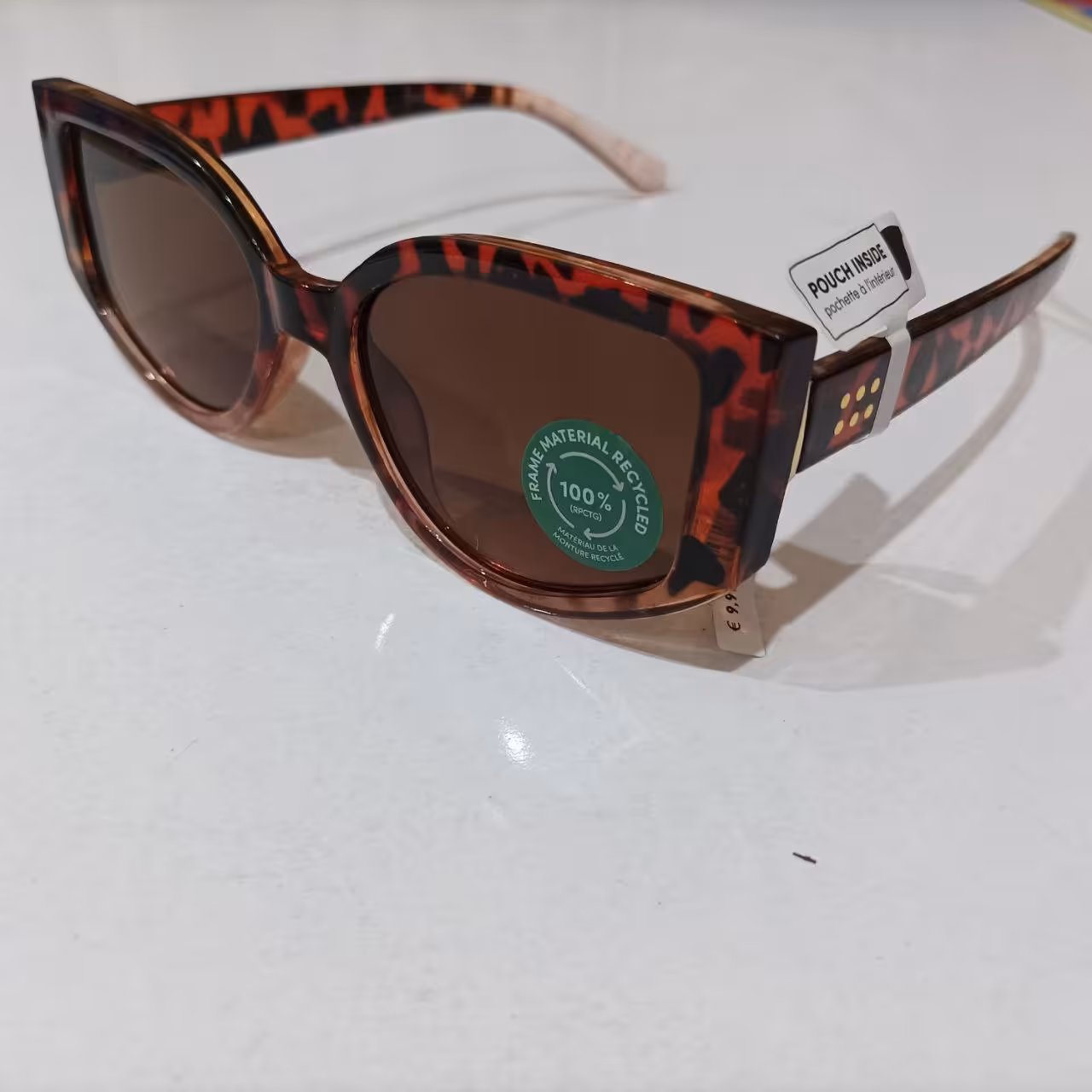 عینک آفتابی کد 251 عینک آفتابی uv400 عینک برند six مدوپوشاک اکسسوری زیور آلات عینک ارزان عینک طبی عینک شیک وخاص عینک 