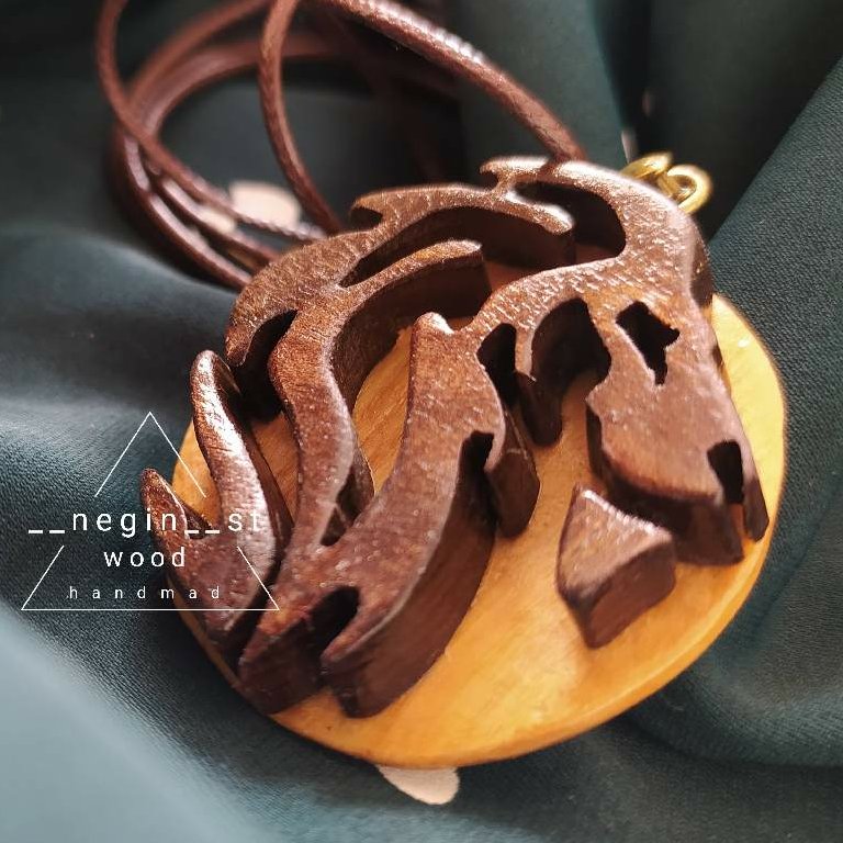 گردنبند چوبی طرح سفارشی