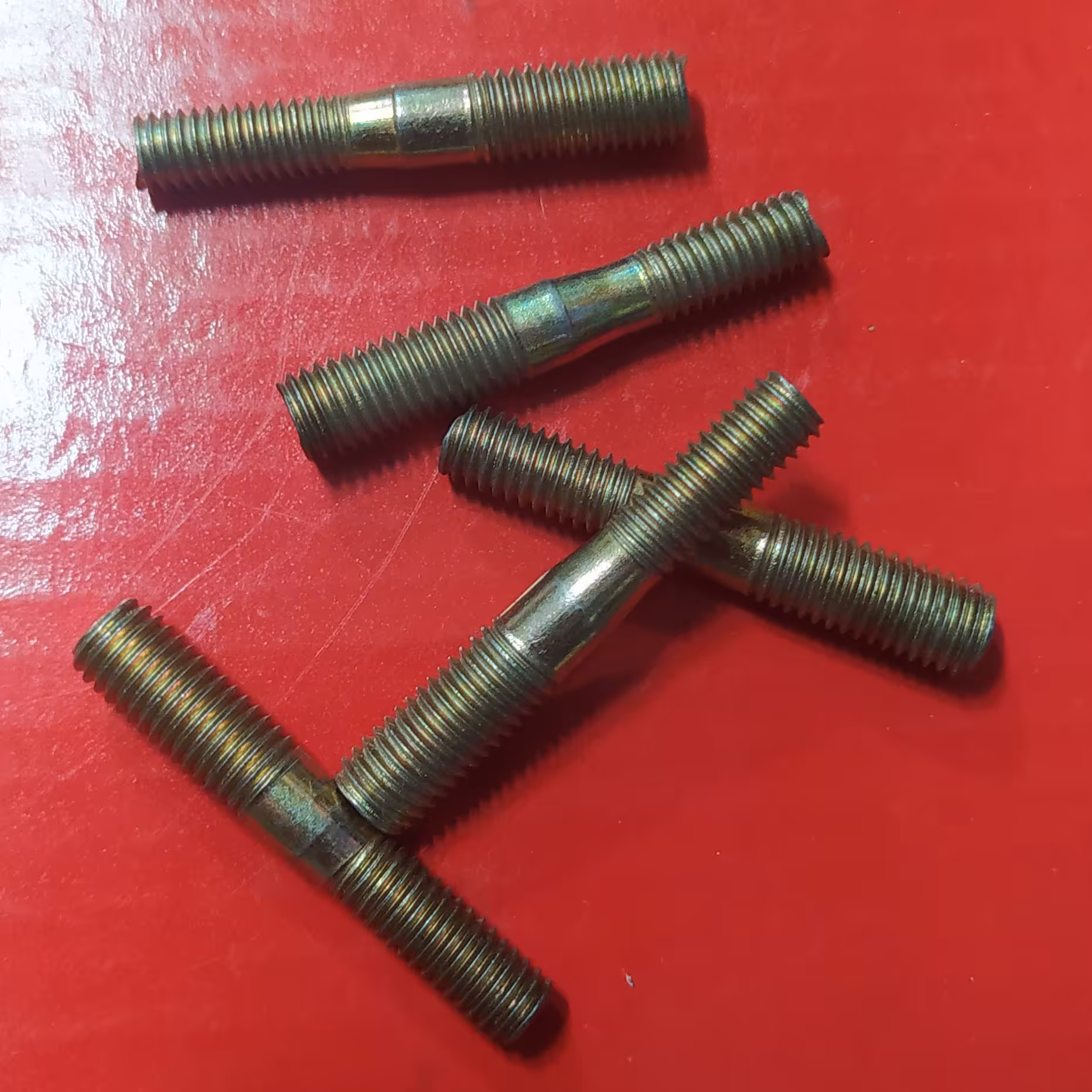 پیچ دوسر رزوه اگزوز هندل مدل فابریک CDI .یک سر 6 یک سر 7 کیفیت درجه یک  هر عدد 