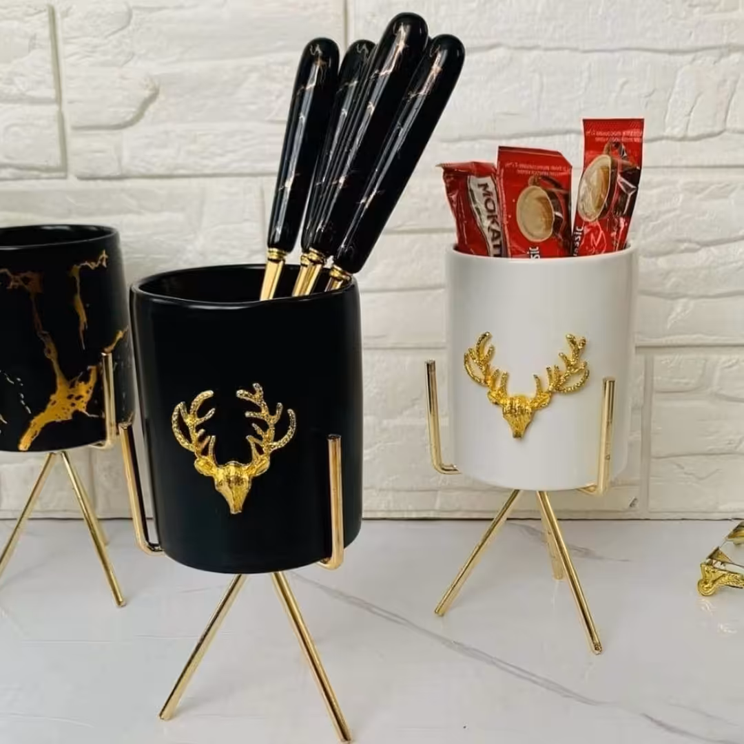 جاکاردی مدل گوزن جنس سرامیکی شیک و زیبا  رنگ بندی سفید و مشکی 