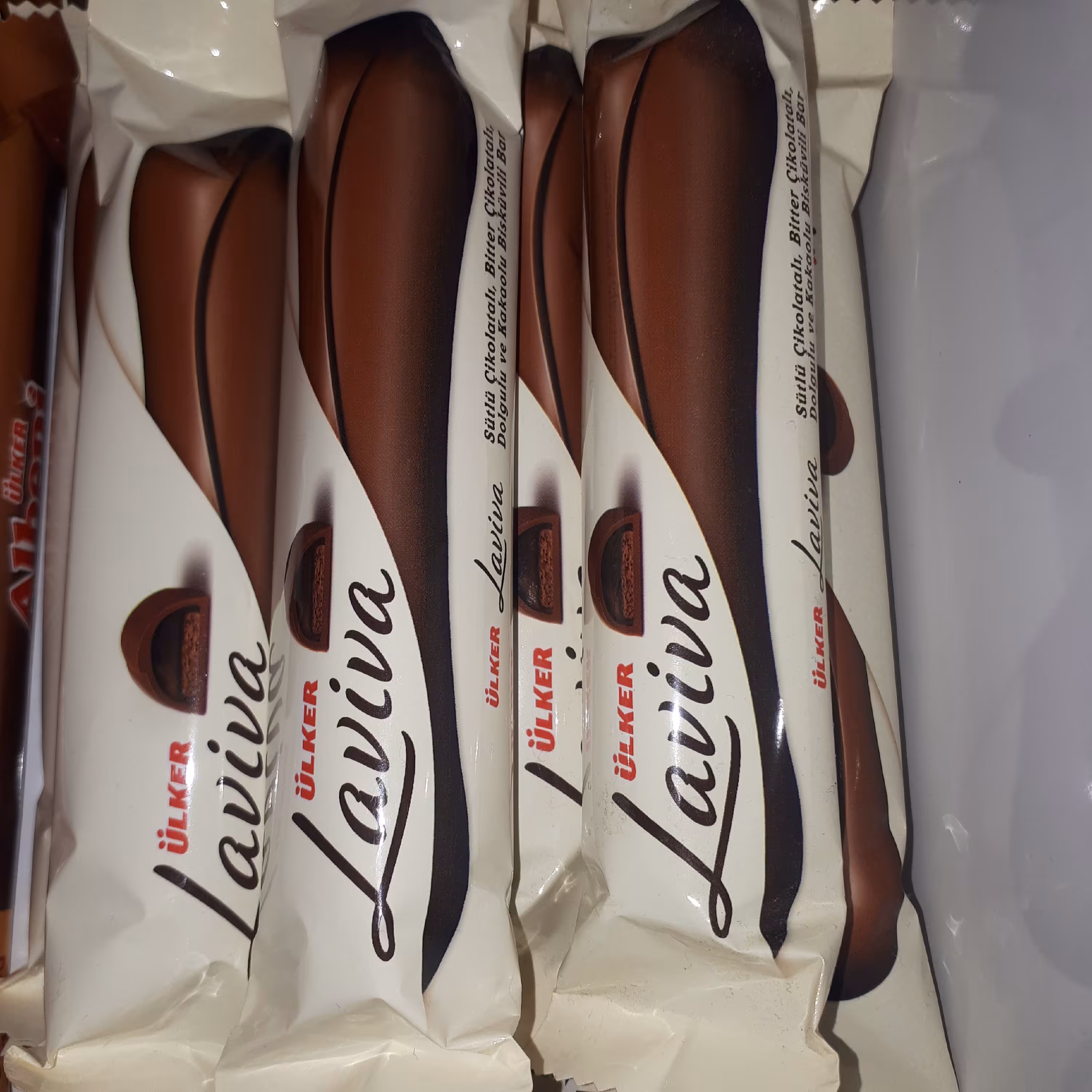 شکلات لاویوا