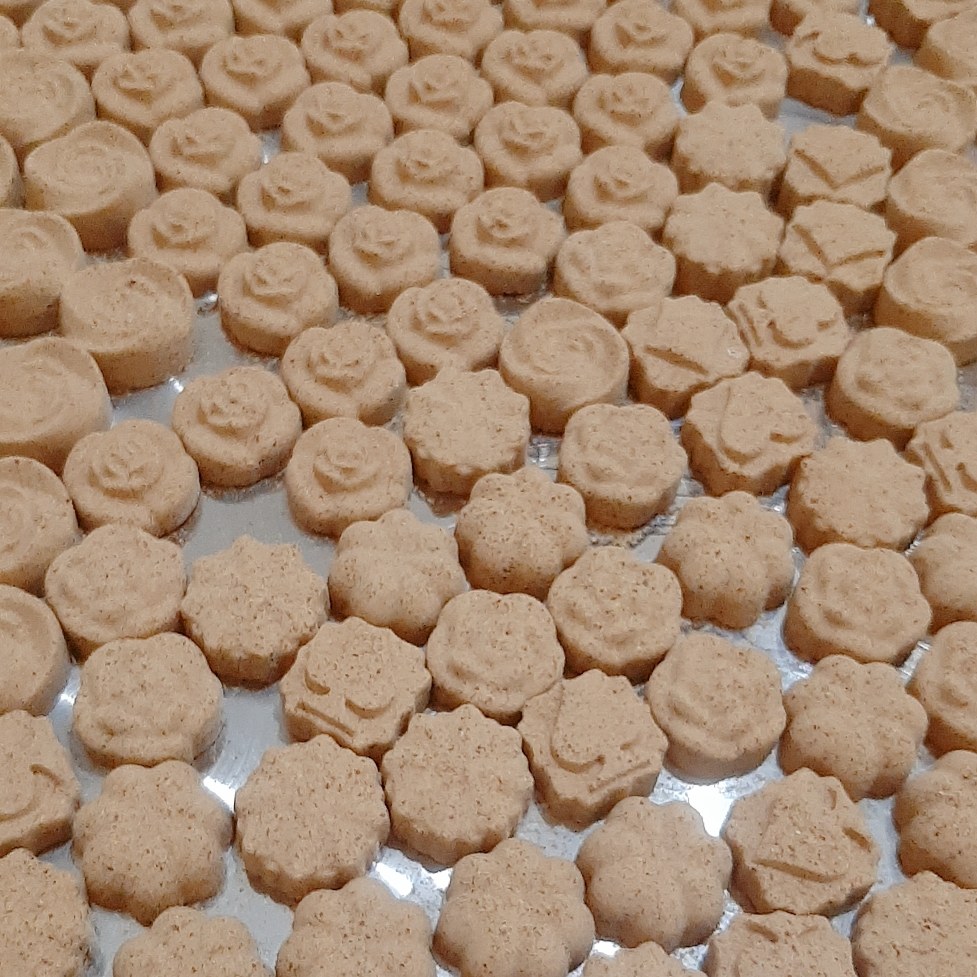 حبه عناب دارچینی (طرح گل) 500 گرمی