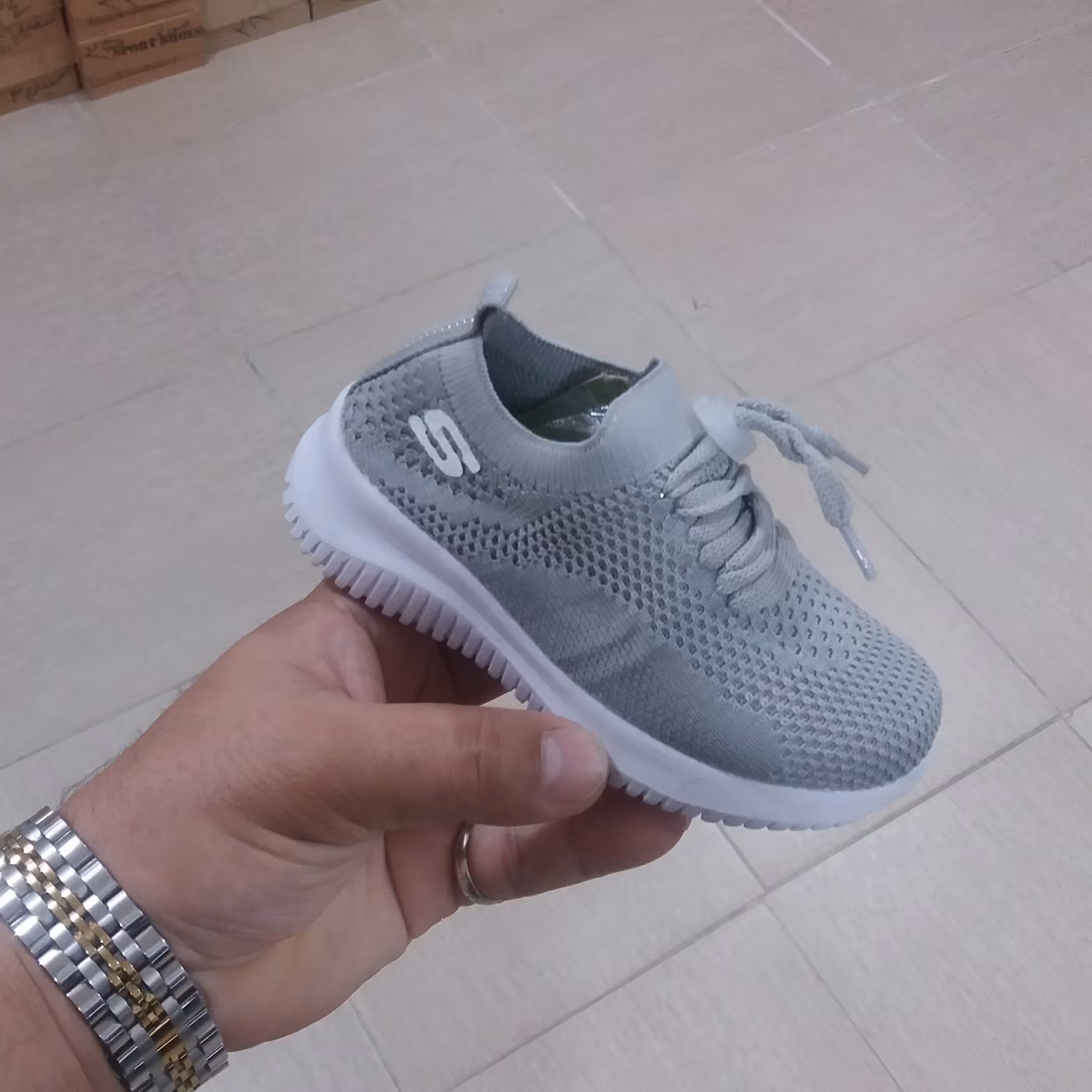 کفش اسکیچرز