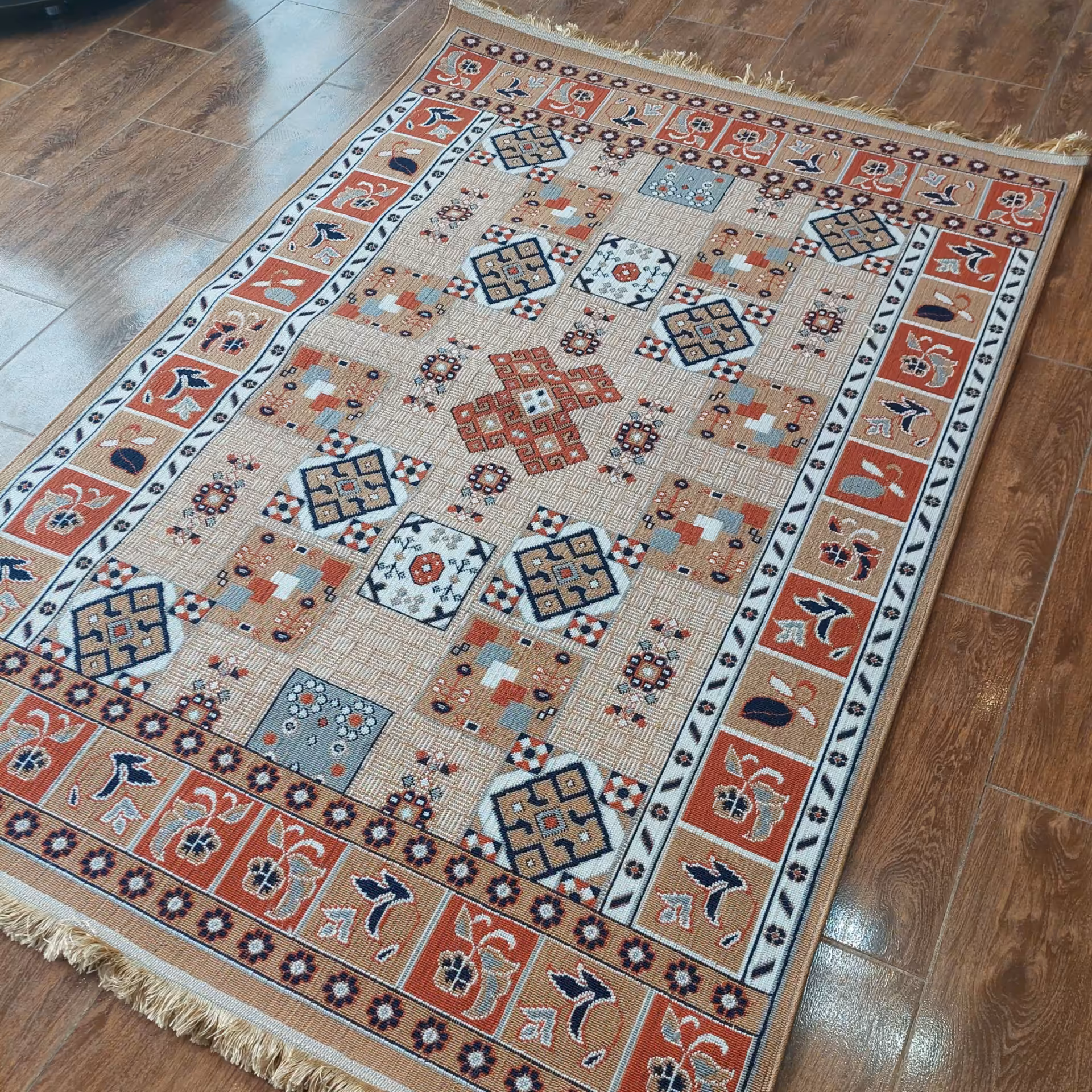 گلیم  ماشینی زمینه بادامی ( نسکافه ای) جدید  سایز 4متری، پس کرایه