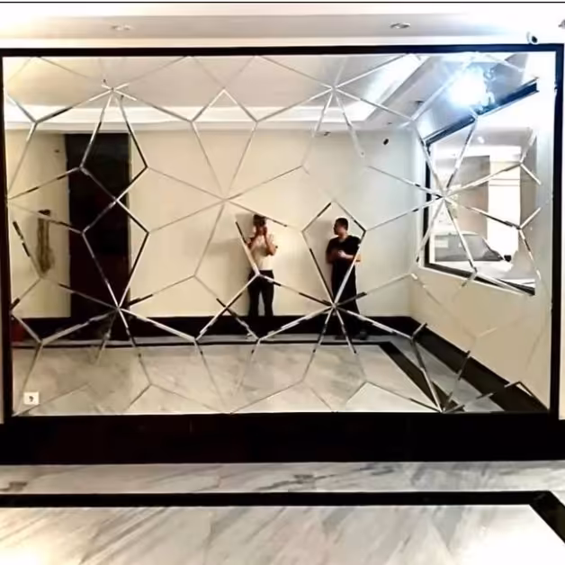 آینه دکوراتیو نقره ای(طرح ستاره)هزینه ارسال پس کرایه است