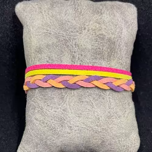 دستبند تریشه چرمی مدل بافت چند رنگ با زنجیر قابل تنظیم