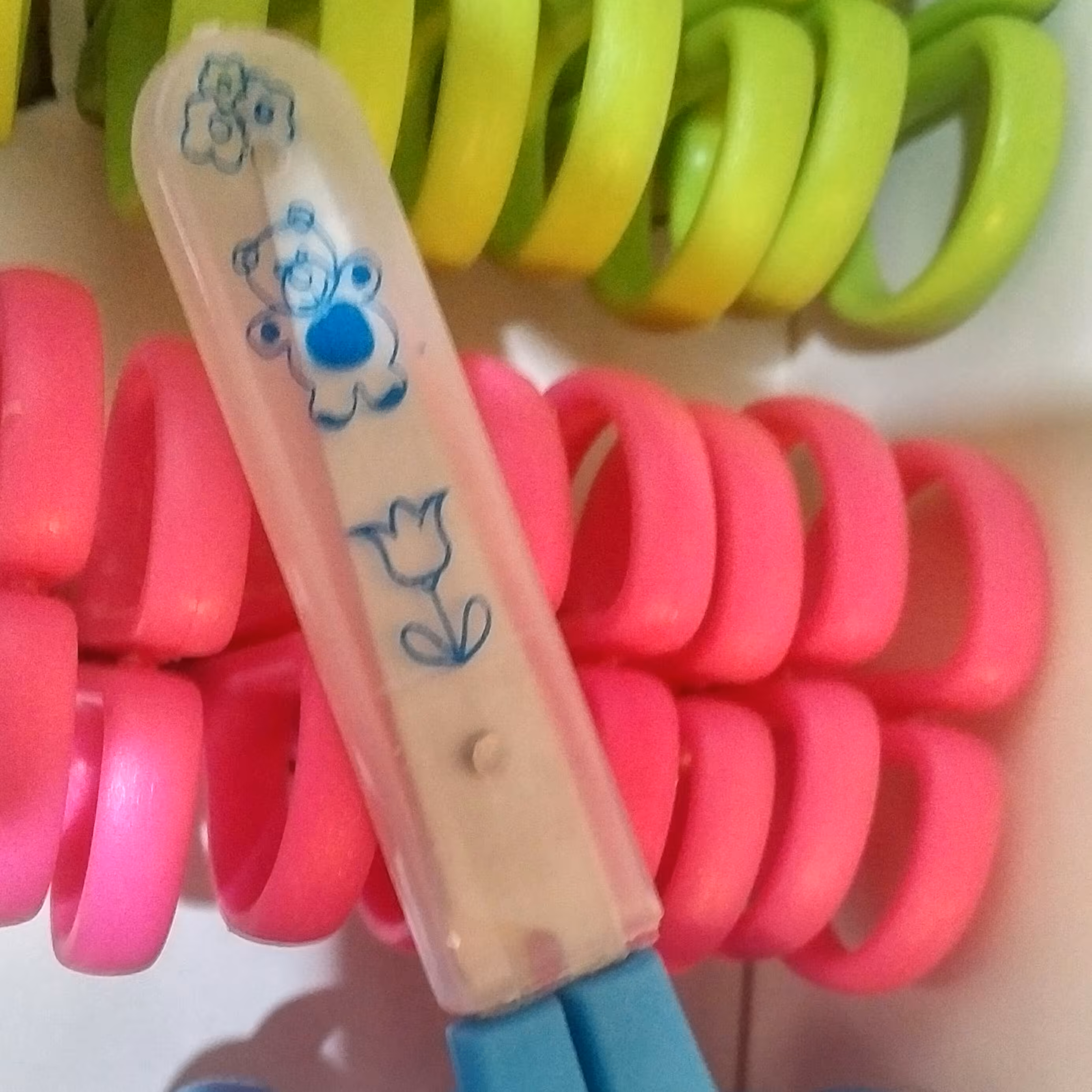 قیچی کاردستی 