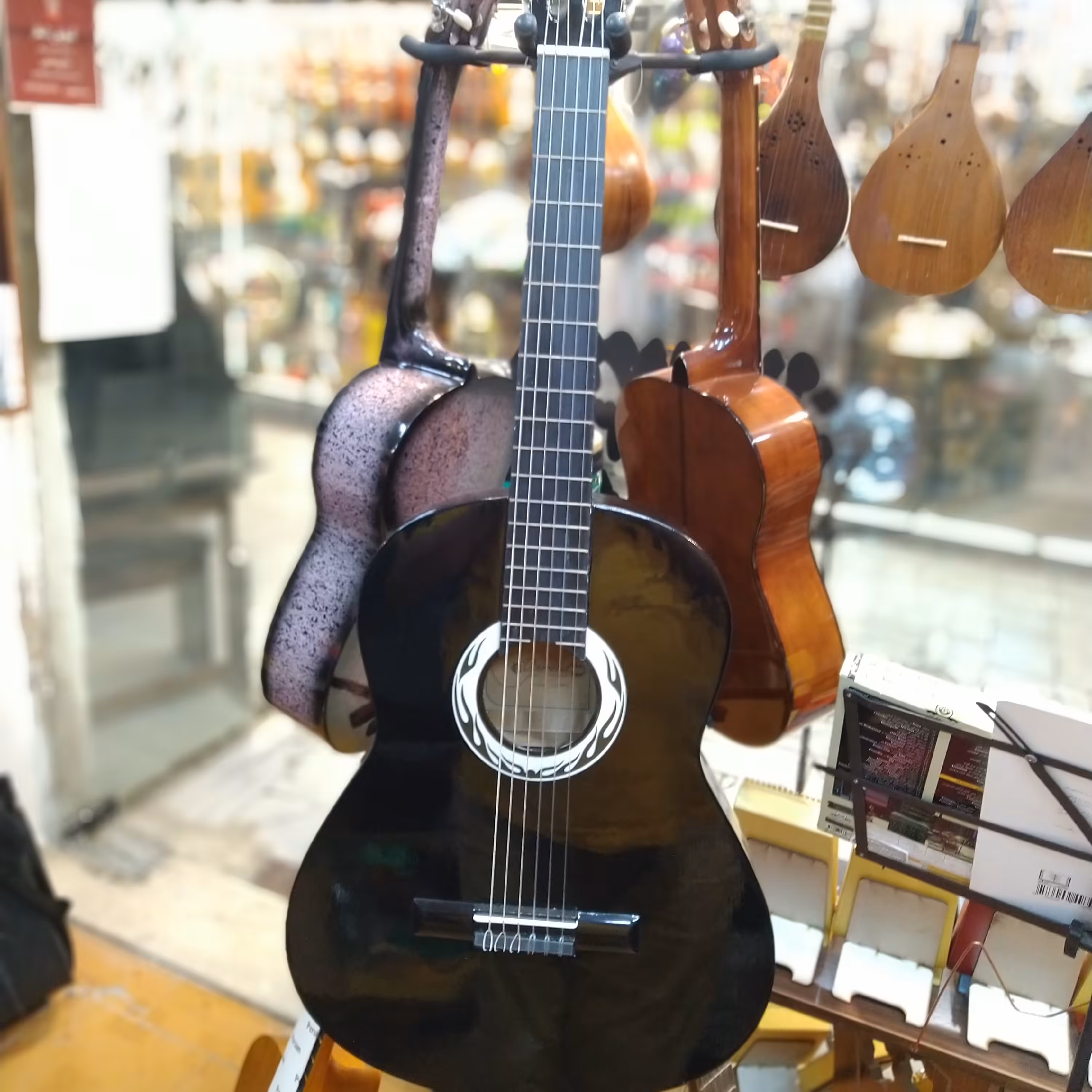 گیتار دیاموند  گیتار ایرانی گیتار قیمت مناسب گیتار مشکی