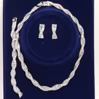 سرویس جواهر تنیسی، خاص ترین سرویس ، رنگ ثابت، وارداتی، کیفیت عالی و تضمینی، تمام نگین ها مخراج کاری شده و ثابت بدون ریزش