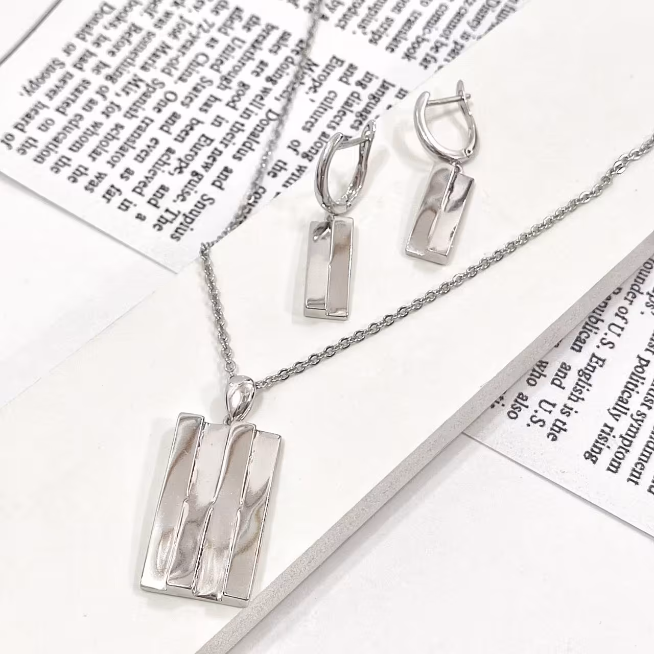 نیم ست ژوپینگ اصل طرح ونیز  همراه با زنجیر استیل- رنگ نقره ای