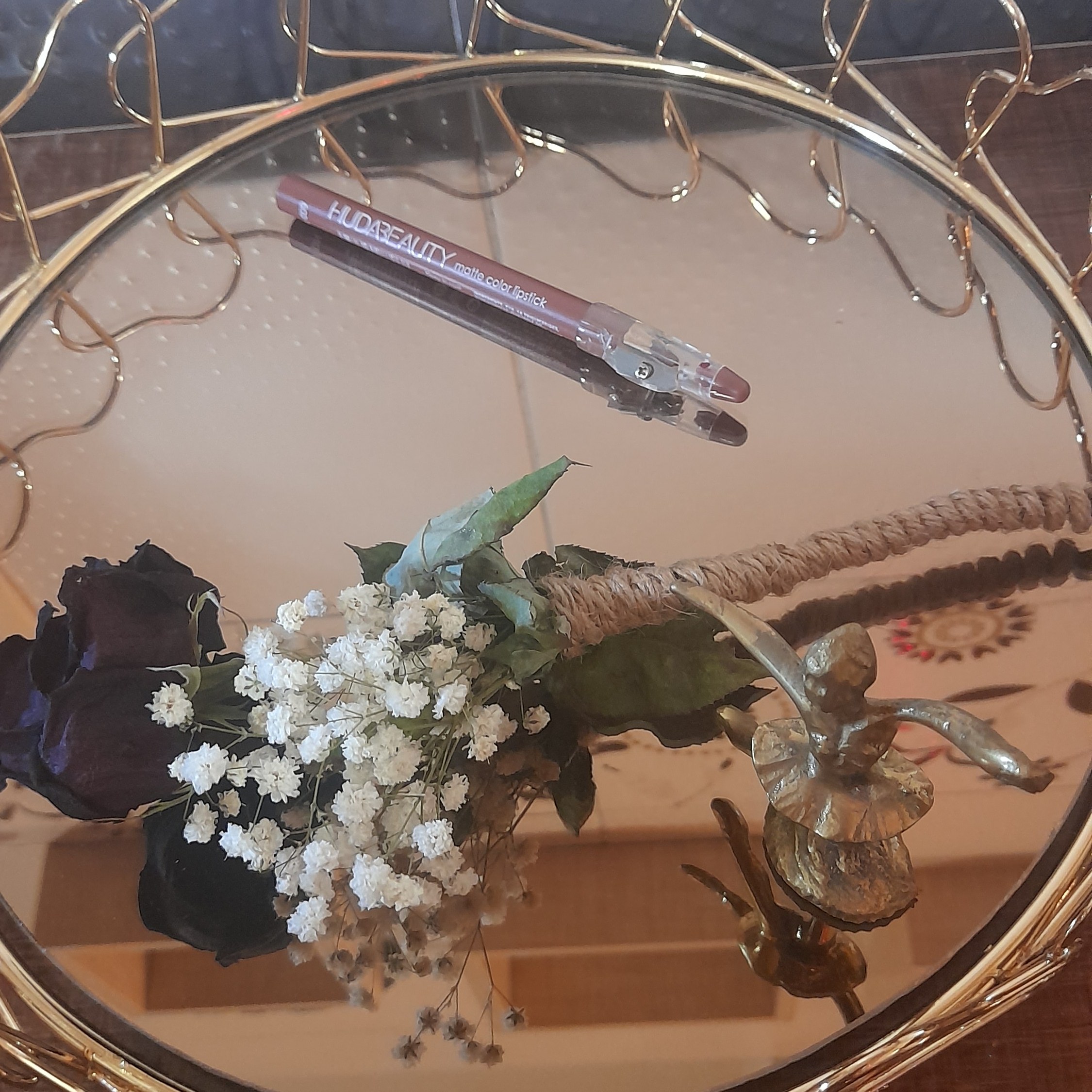 رژ مدادی تراش دار