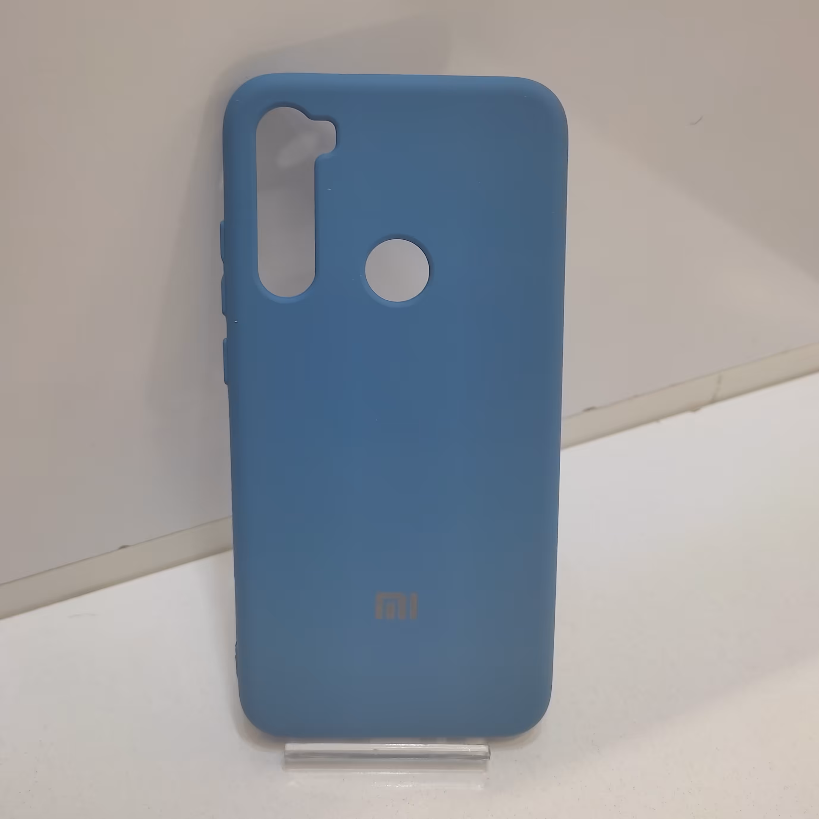 کاور سیلیکونی برای گوشی شیائومی redmi note 8 پوشش داخلی کاور مخملی می باشد