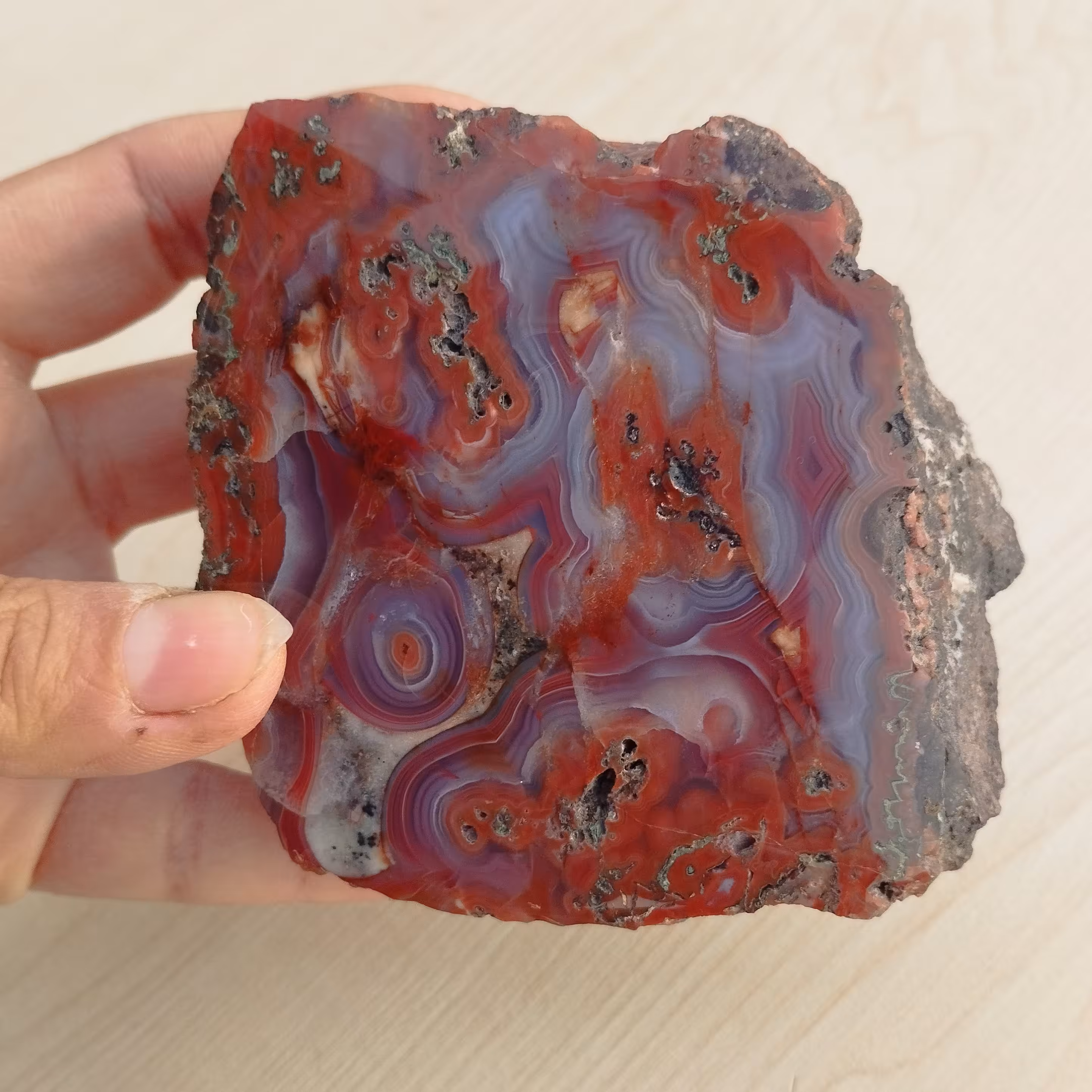 سنگ عقیق اصل به رنگ سوسنی و نارنجی عقیق معدنی و اصل با خواص بسیار زیاد، پولیش خورده و کلکسیونی