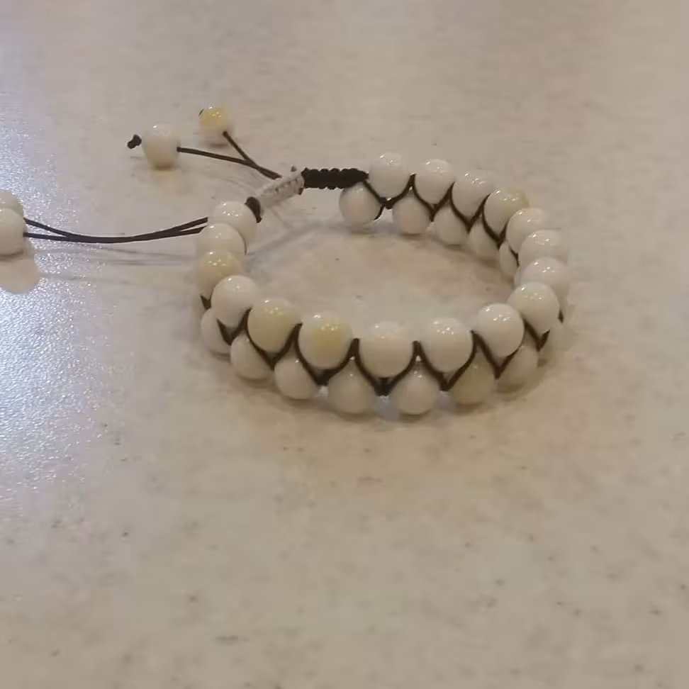 دستبند دو ردیفه با نخ