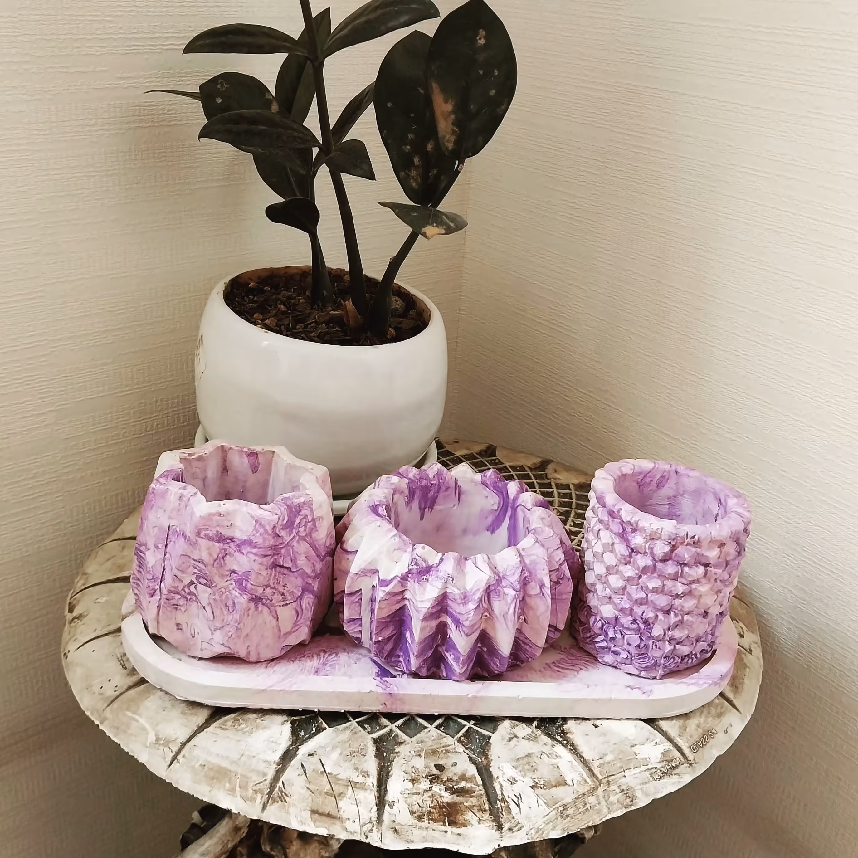 ست سه تکه لوتوس جنس سنگ مصنوعی بتنی طرح ابر و بادی سفید بنفش