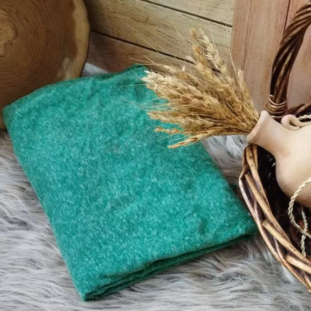 جنس پارچه :ملانژ سبز

قد پارچه :85 سانتیمتر 
عرض پارچه:200 سانتیمتر 
وزن پارچه:260گرم 

قیمت:60