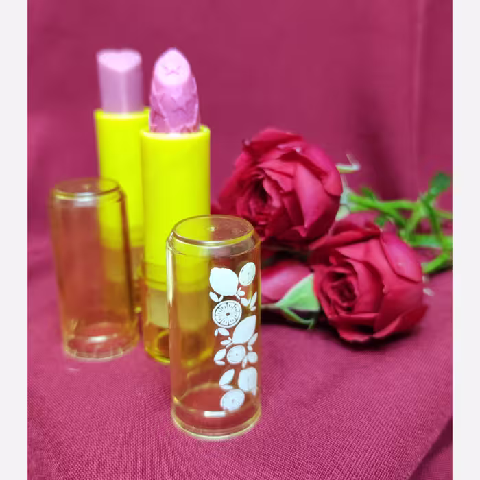 بالم لب حاوی شی باطر کره کاکاعو ورغن نارگیل بسیار عالی حاوی آبرسان جلوگیری از پوسته شدن لب