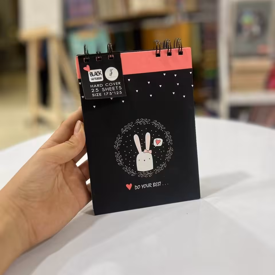 دفتر طراحی برگ مقوایی مناسب برای آبرنگ از برند برگ سایز A6 کاغد مشکی 