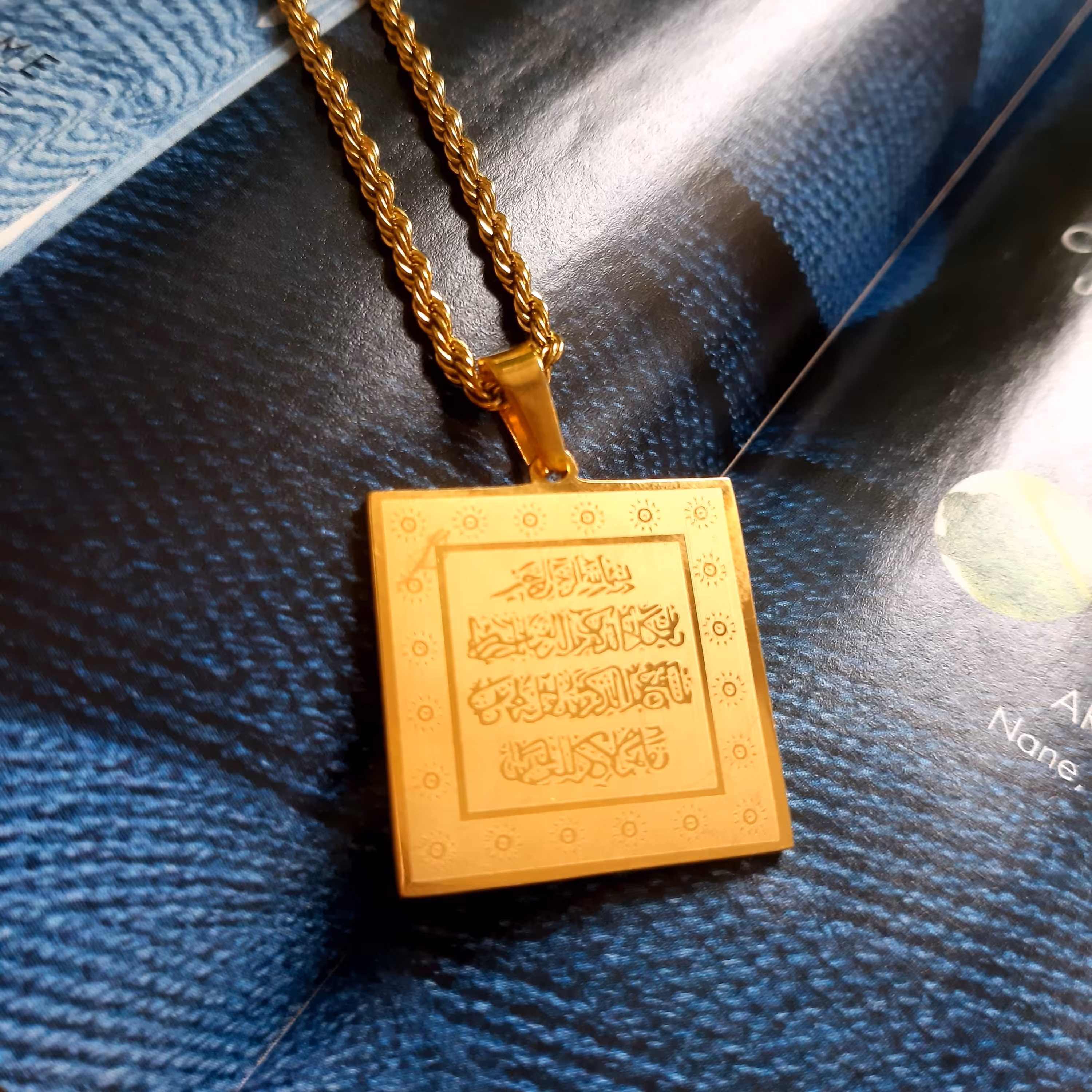 گردنبند استیل ون یکاد به همراه زنجیر (و ان یکاد)