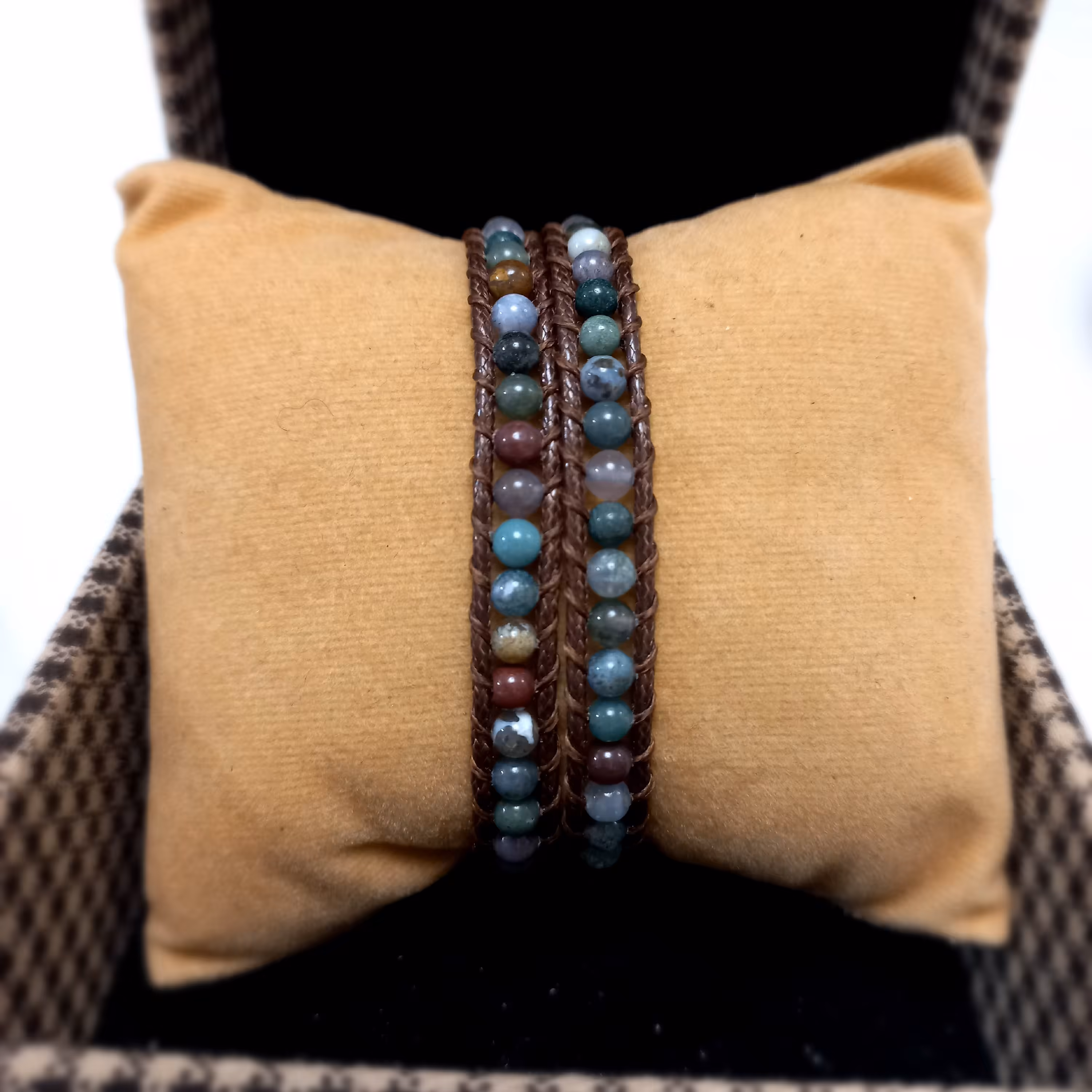 دستبند سنگ عقیق خزه ای دو دور با نخ چرمی
