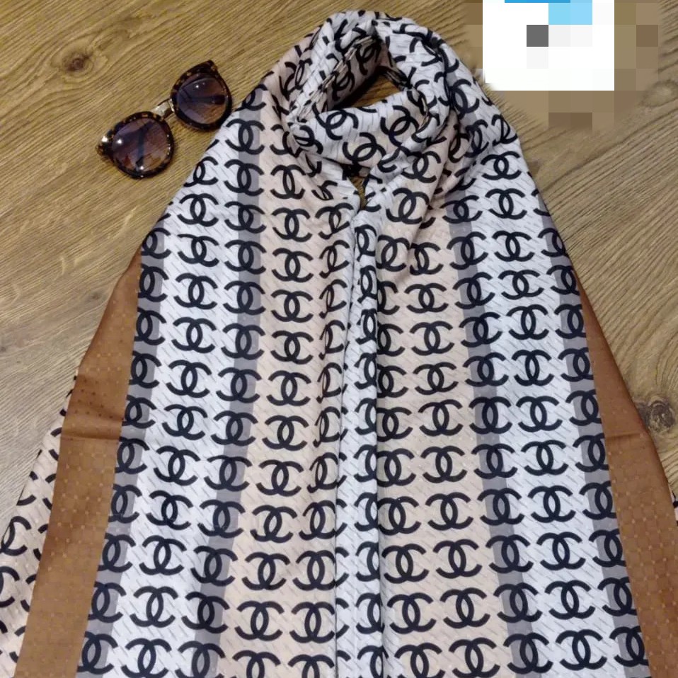 شال نخی طرح دار