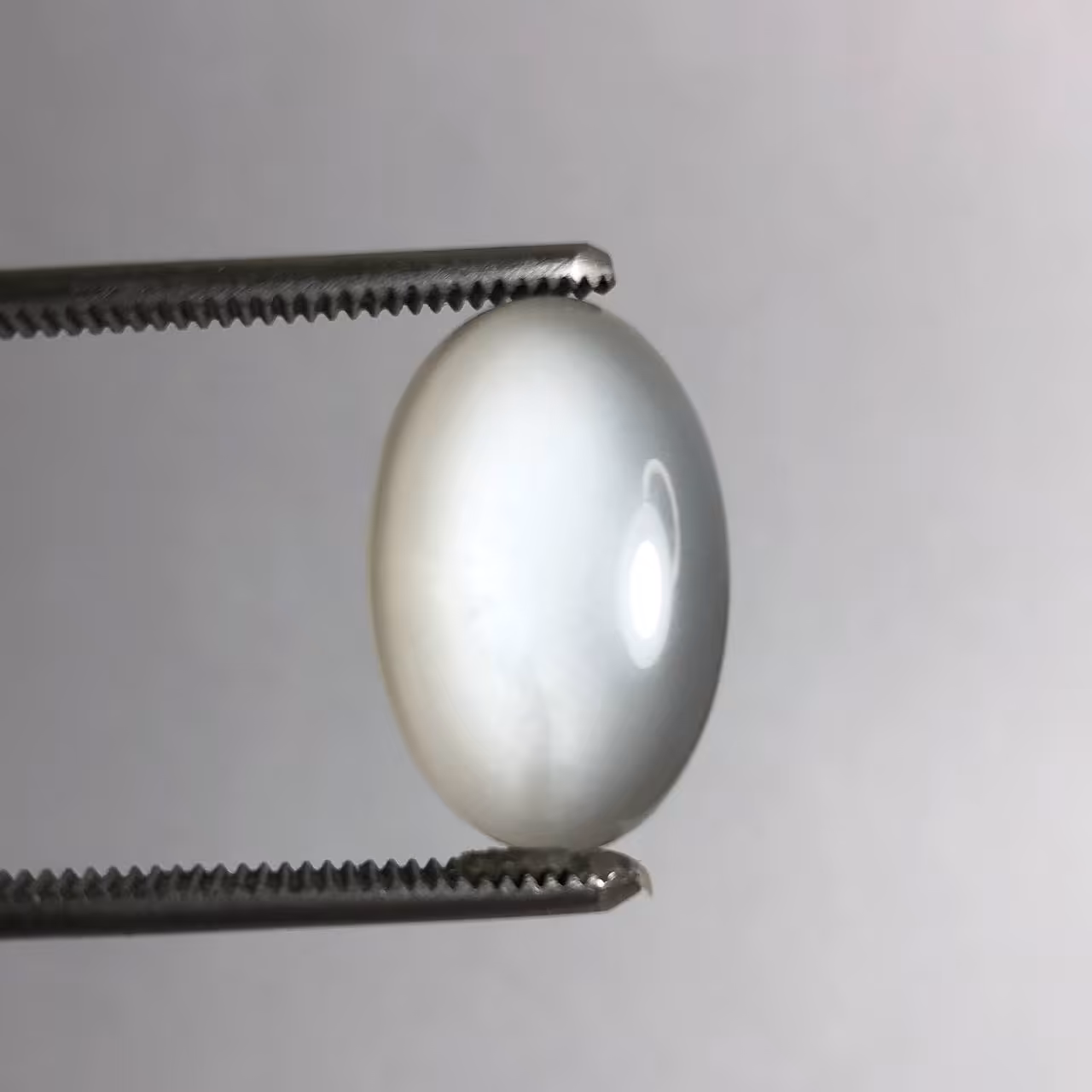 نگین سنگ ماه طبیعی درخشش مرواریدی در جه یک 240686