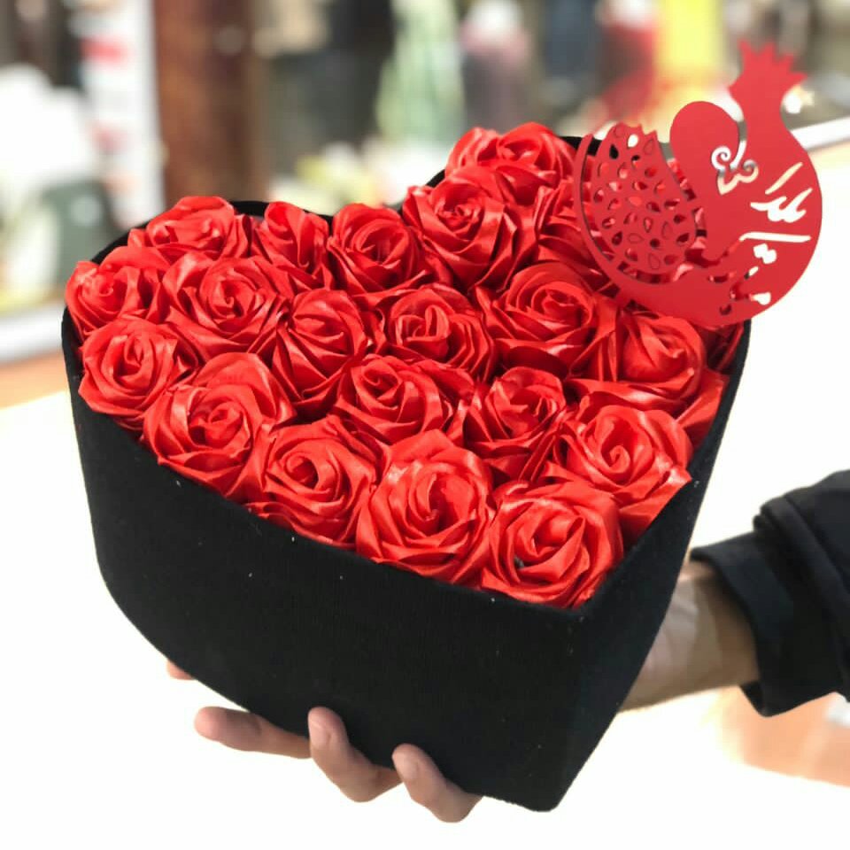باکس گل کادو تولد قلبی رنگبندی