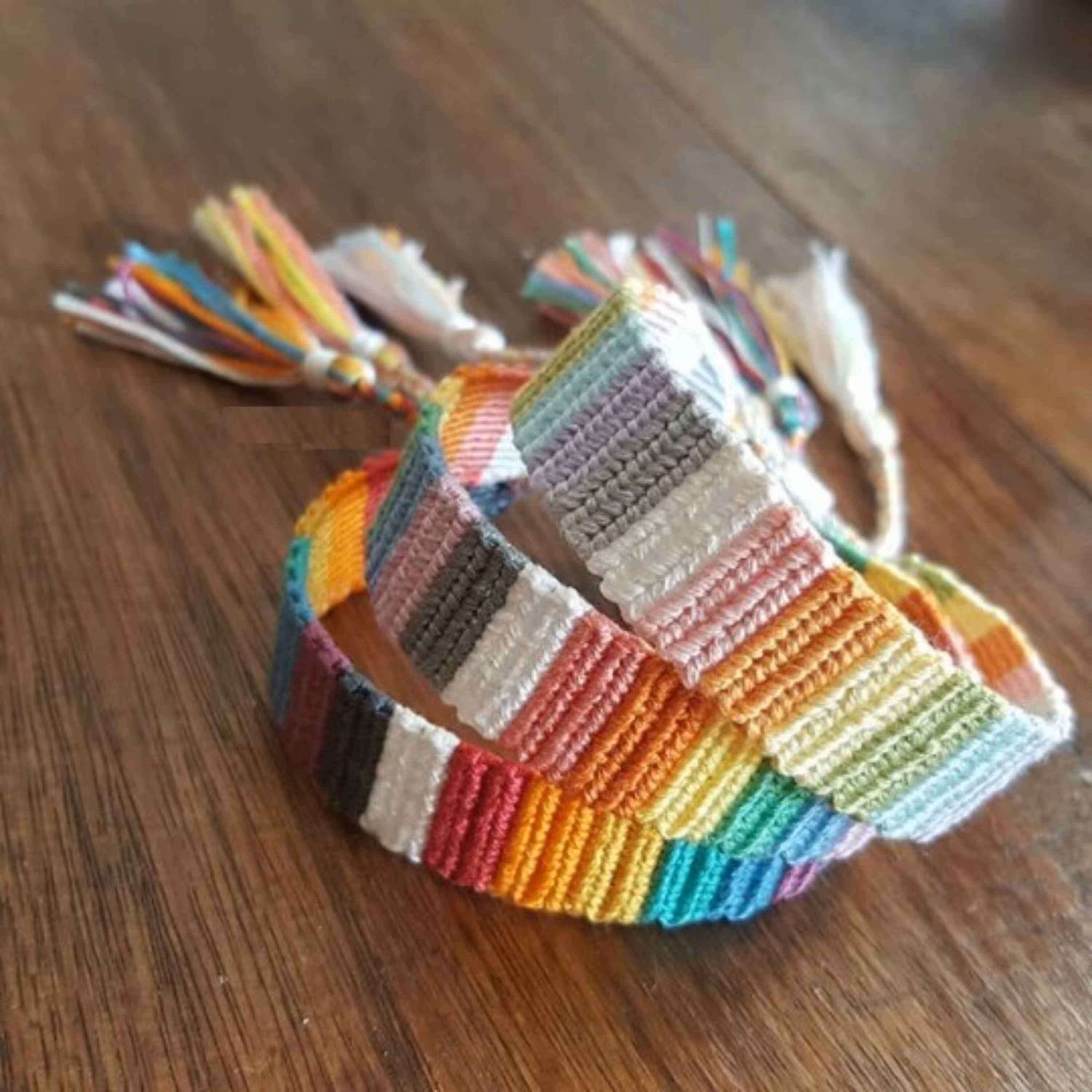 دستبند دوستی طرح چند رنگ کد 108