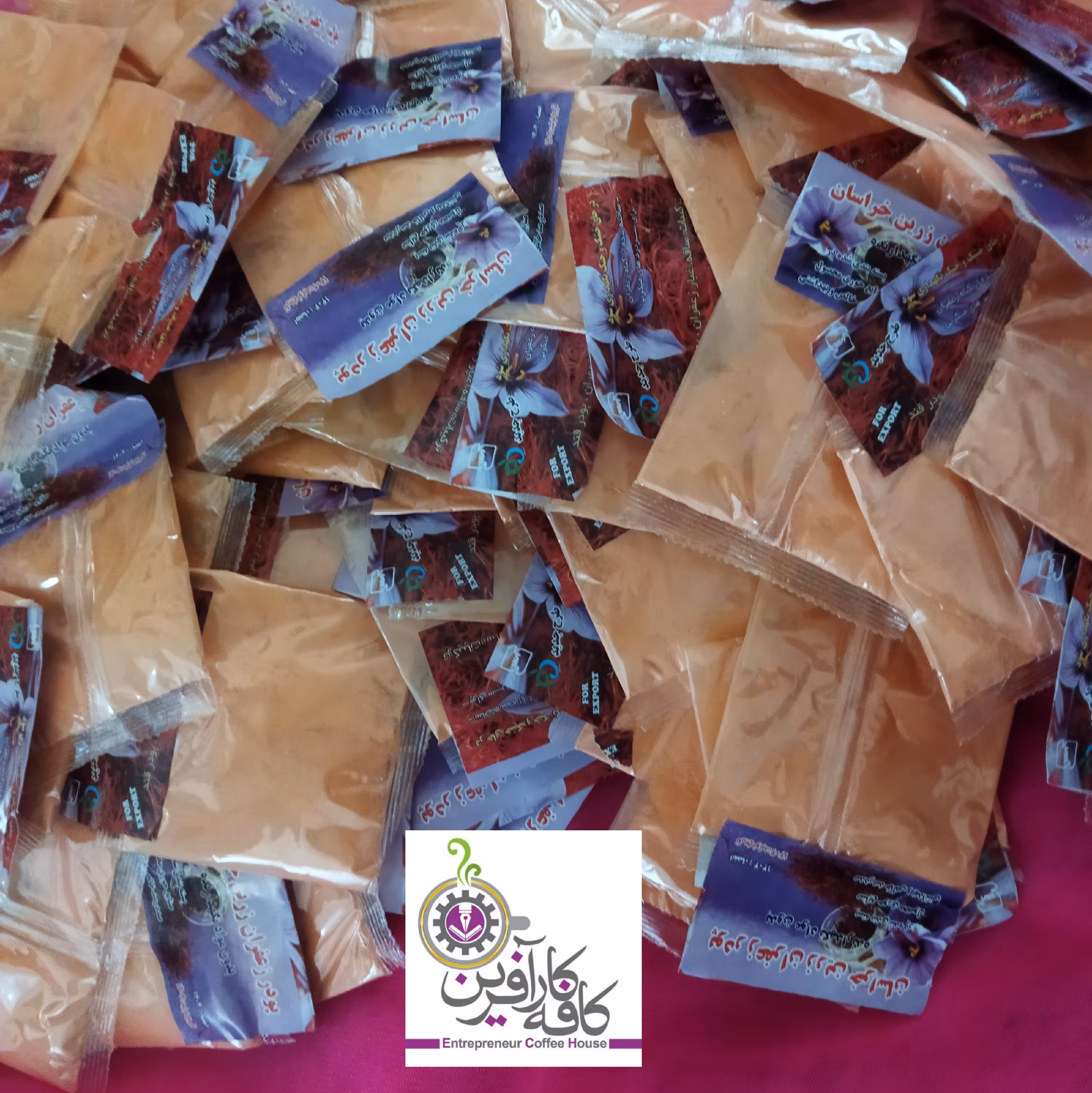 پودر زعفران 22 گرمی بسیار خوش رنگ و طعم مناسب انواع دسر ، شیرینی و غذا