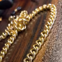 زنجیر گردنبند کارتیر طلایی رنگ ثابت