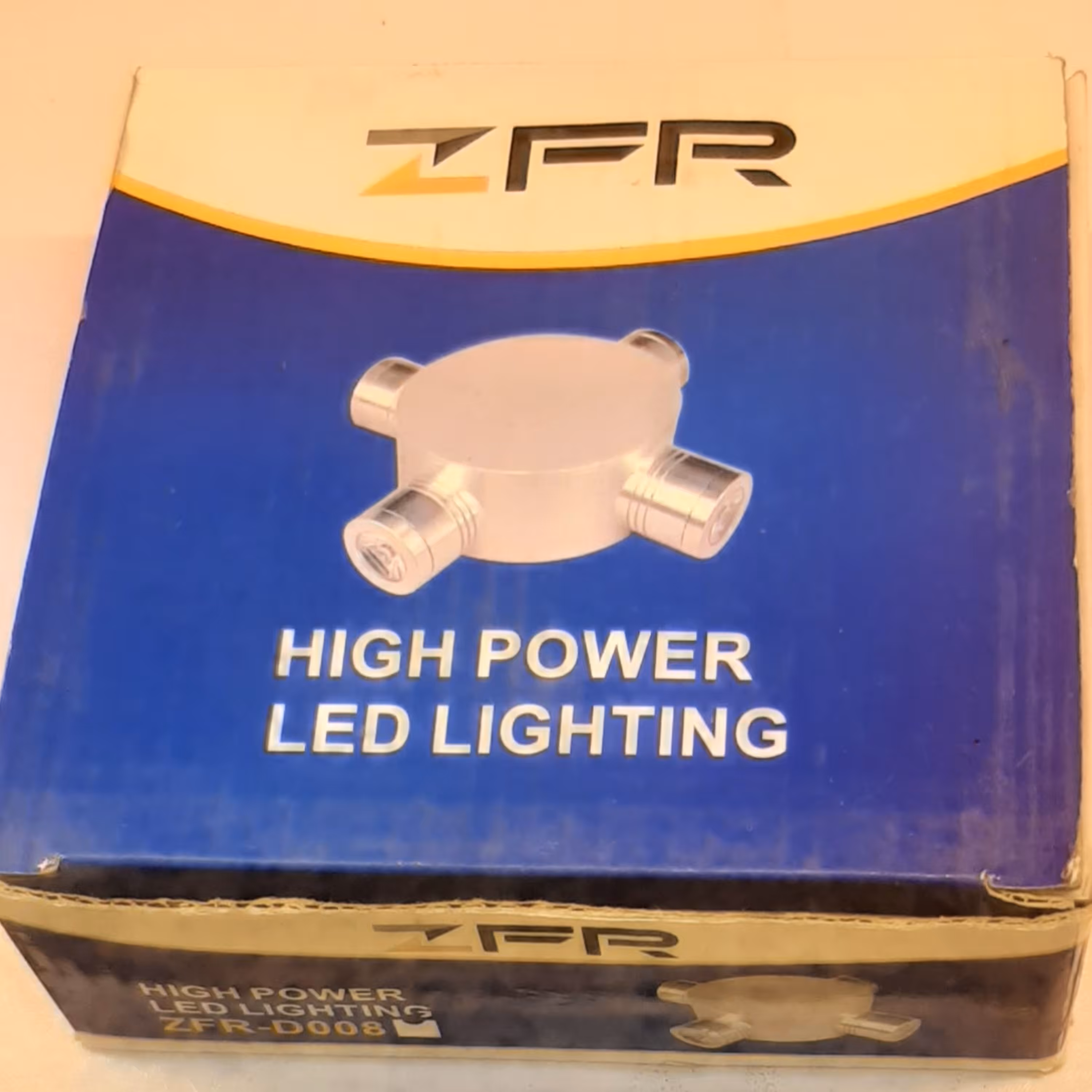 چراغ چهارتایی 