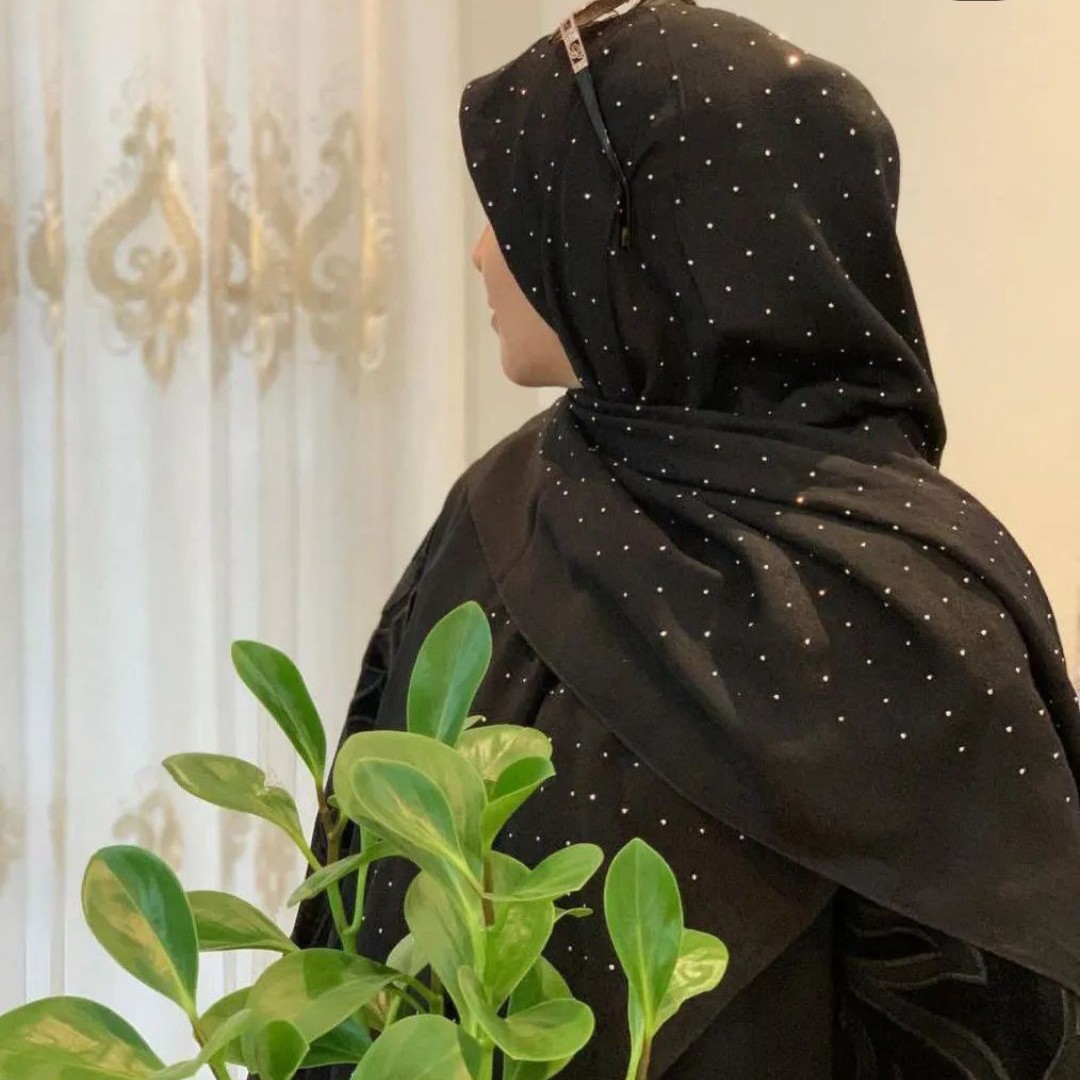 روسری اسلپ نگینی منگوله دار
قواره 130