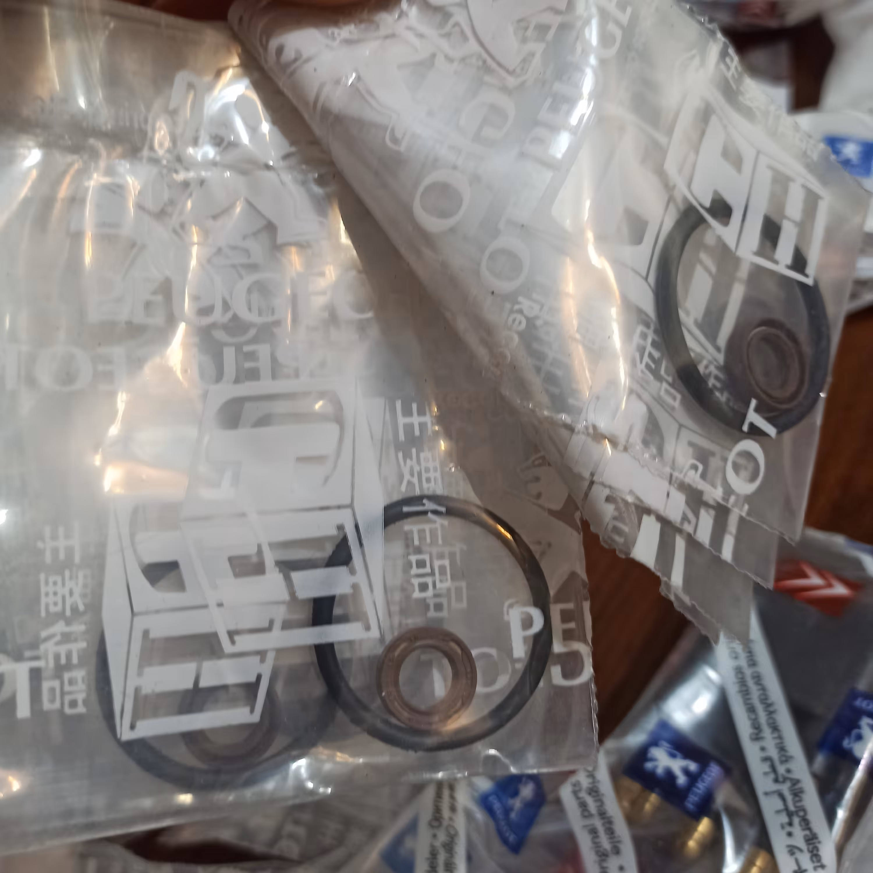 کاسه نمد و اورینگ دلکو پژو2000