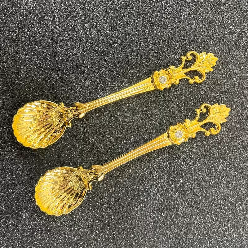 قاشق چای خوری 6 عددی طلایی رنگ ثابت نگین دار 