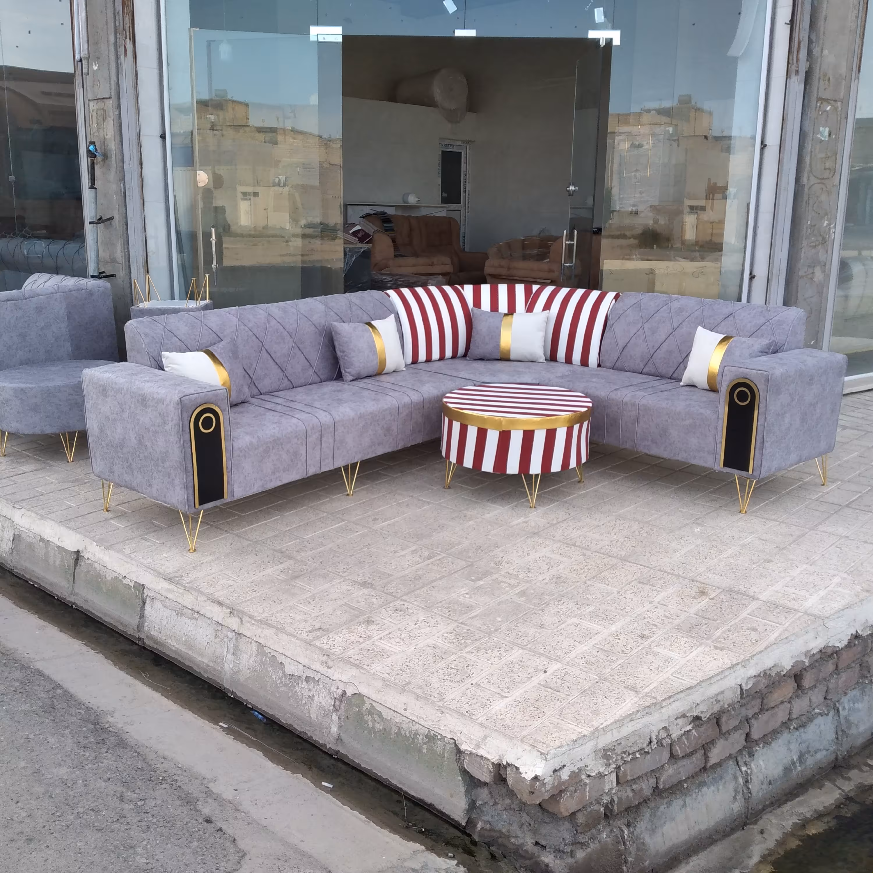 مبل راحتی الچستر  کمجا و مورده پسند در تنوع رنگ بندی