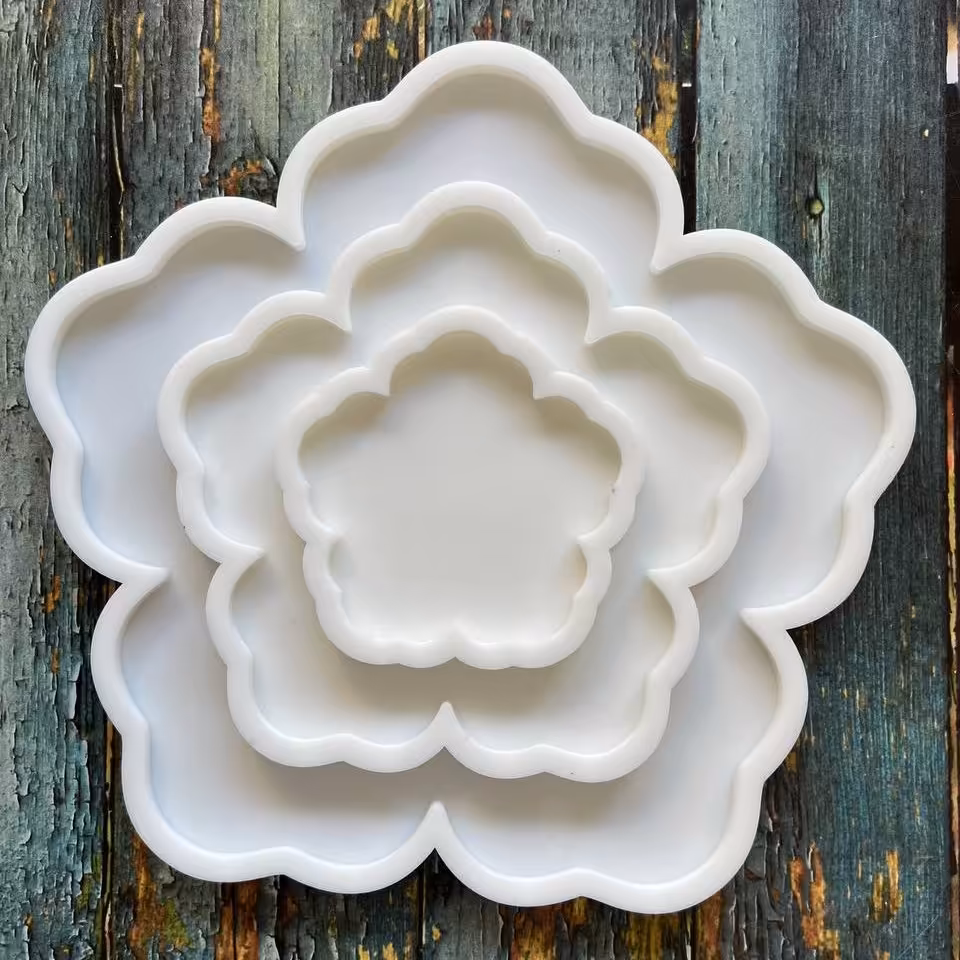 قالب سیلیکونی گل پنج پر سایز  20 سانت مناسب ظروف هفت سین رزینی 