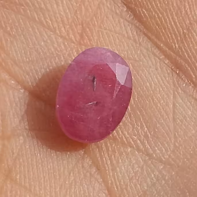 نگین یاقوت سرخ پر رنگ بی نظییییر
چشم نواز
خاص و بسیار زیبا
کاملا طبیعی
شاهکار خلقت ددیددنیی