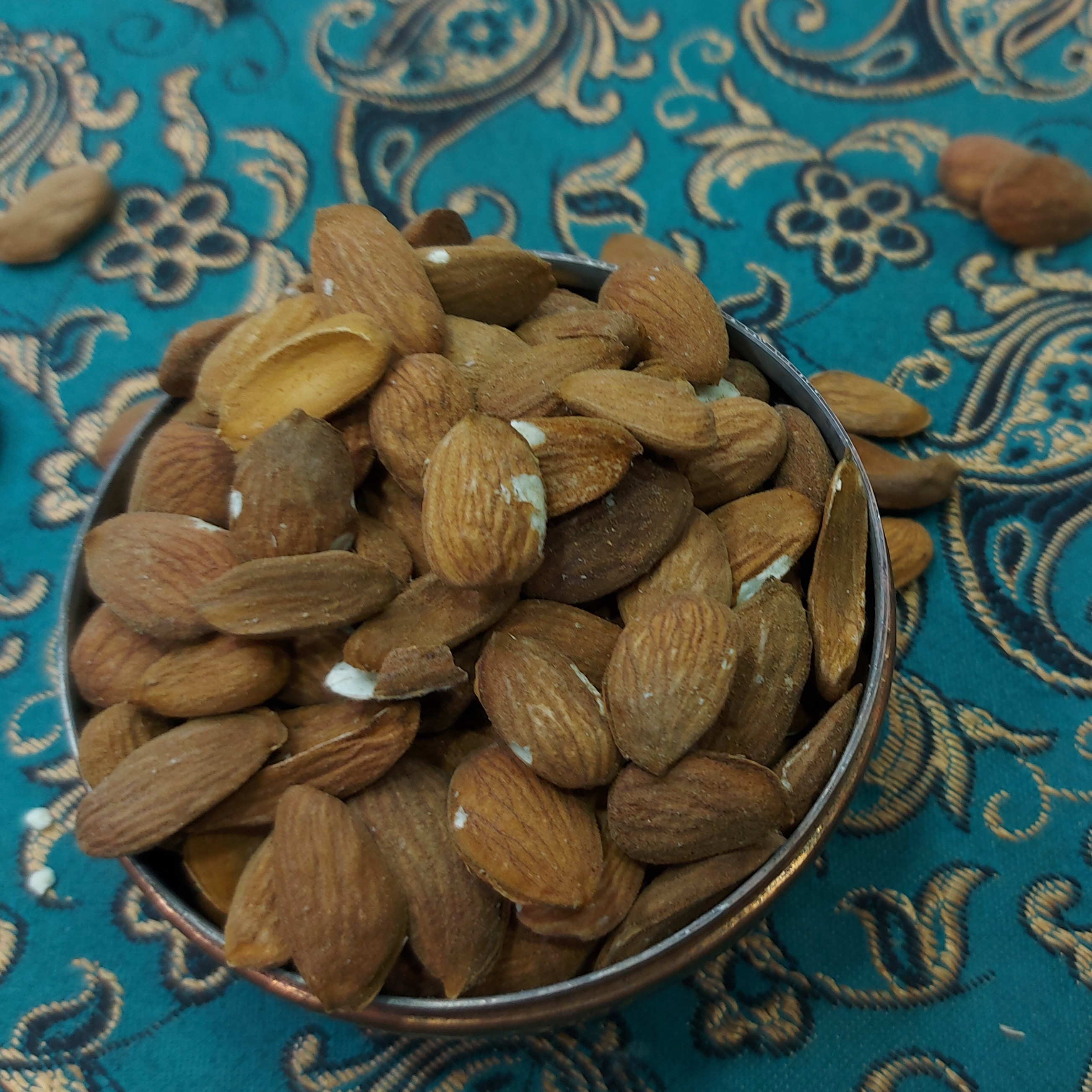 بادام خام 