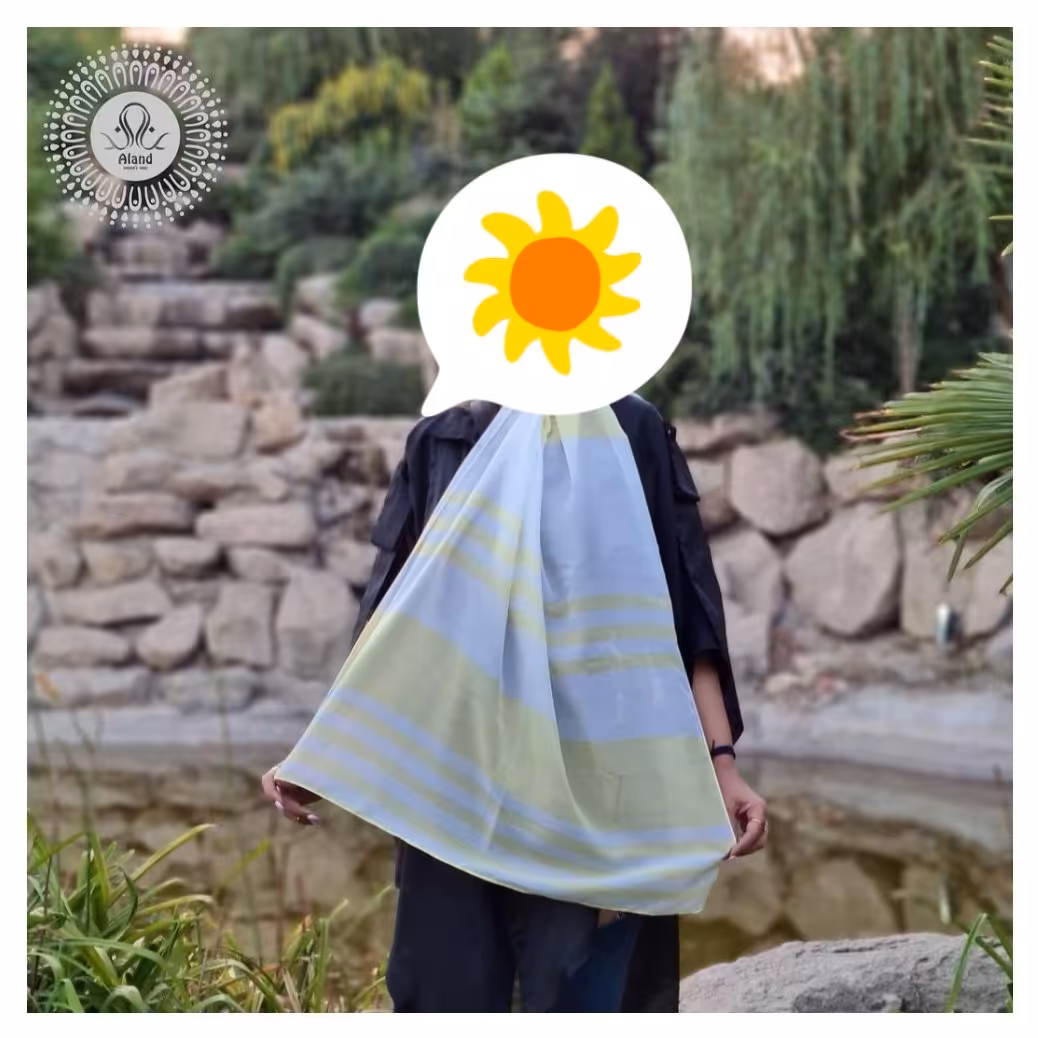 شال زرد و سفید