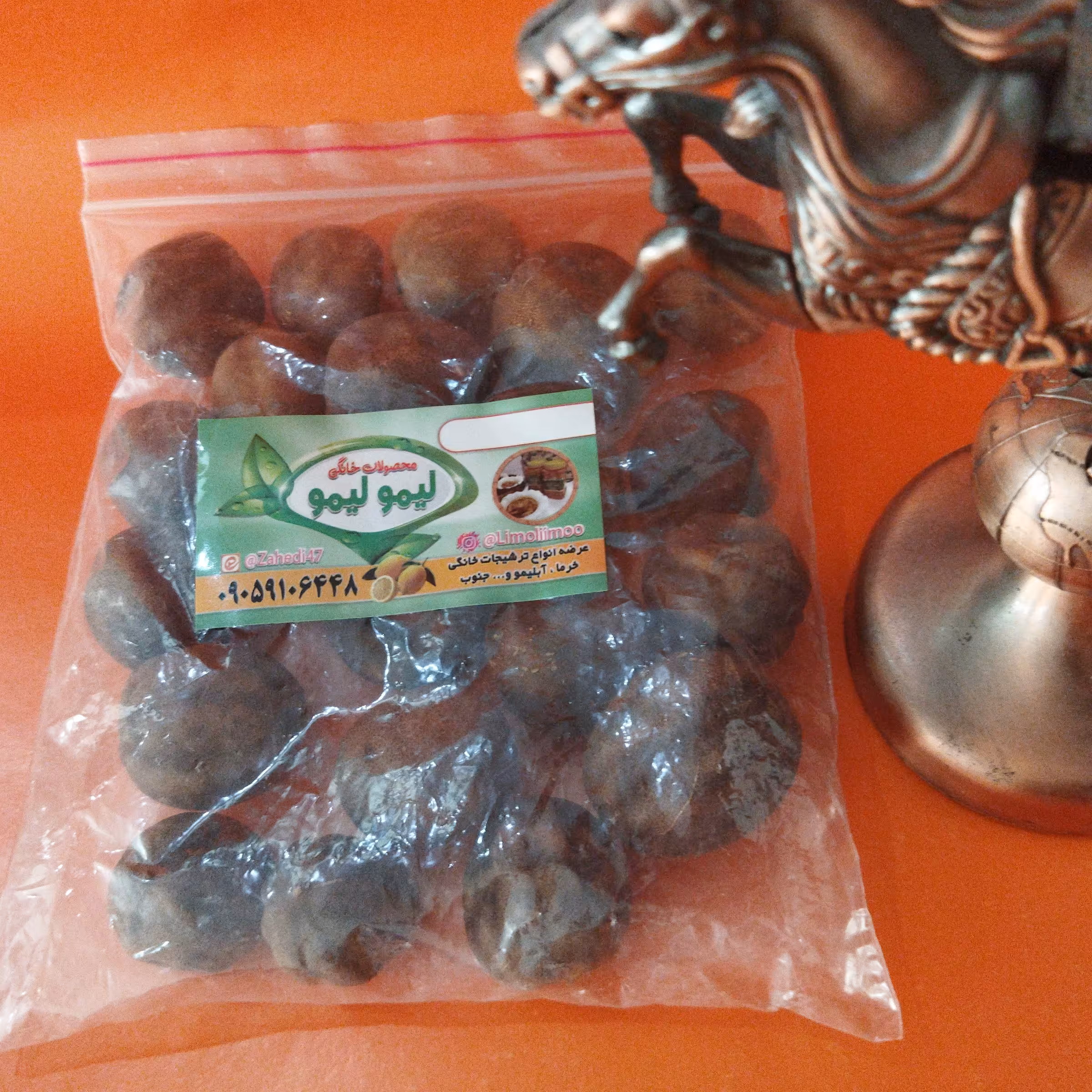 لیمو عمانی درجه یک میناب تهیه شده از بهترین نوع لیمو ترش باغات میناب 