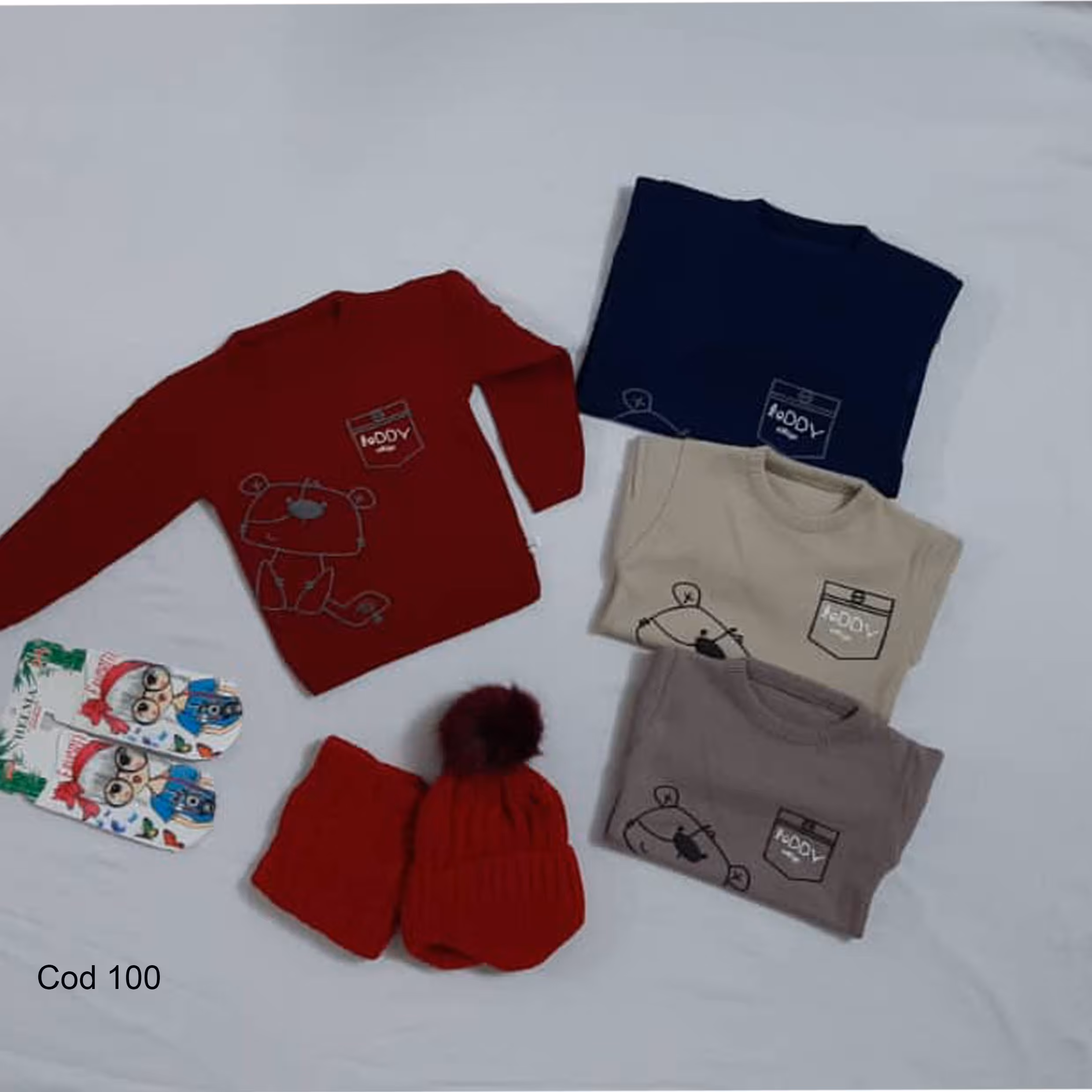 گپ اسپرت 
بسیار لطیف و با کیفیت
سایز 3و4
رنگ  کرم و سورمه ای