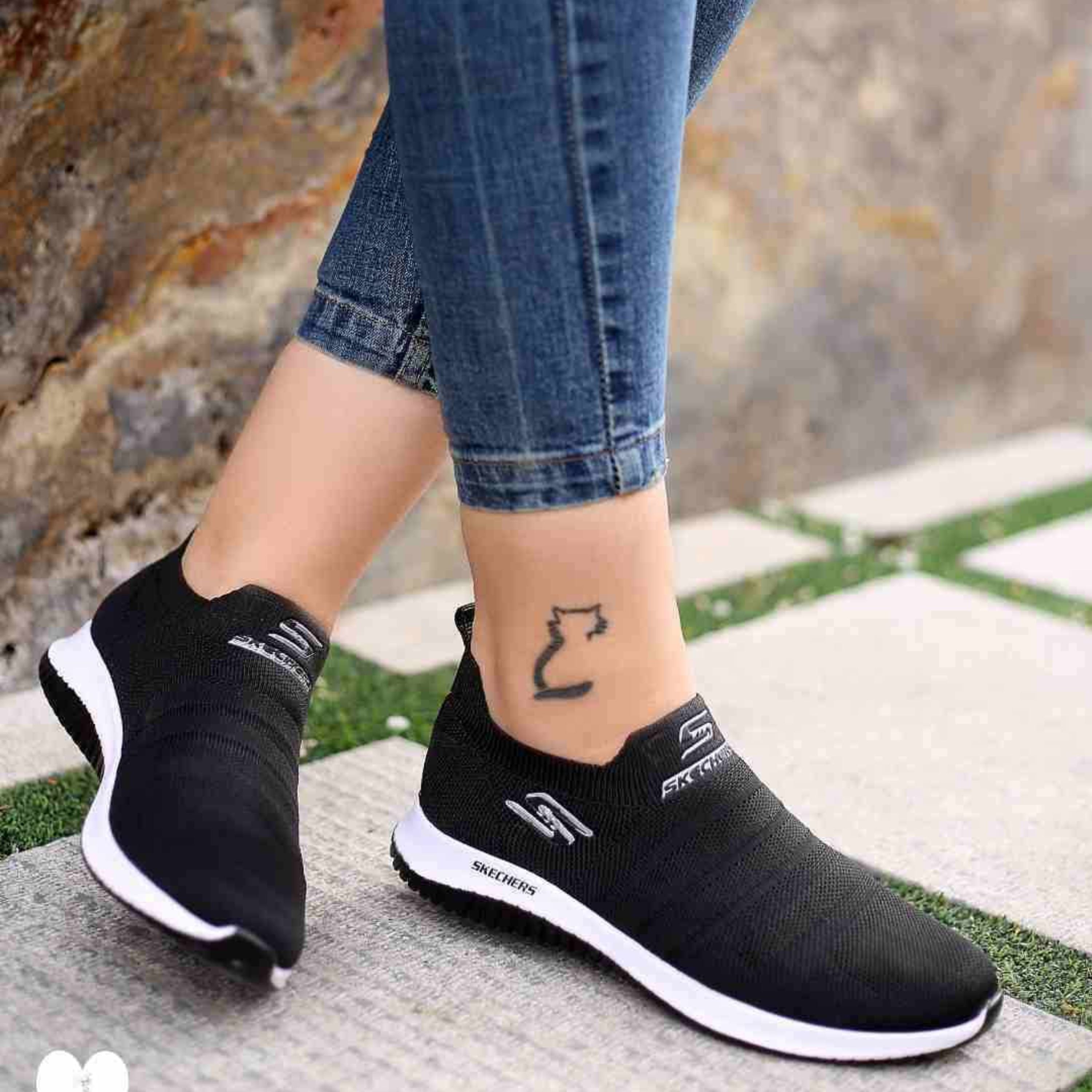 کفش مخصوص پیاده روی مدل اسکیچرز