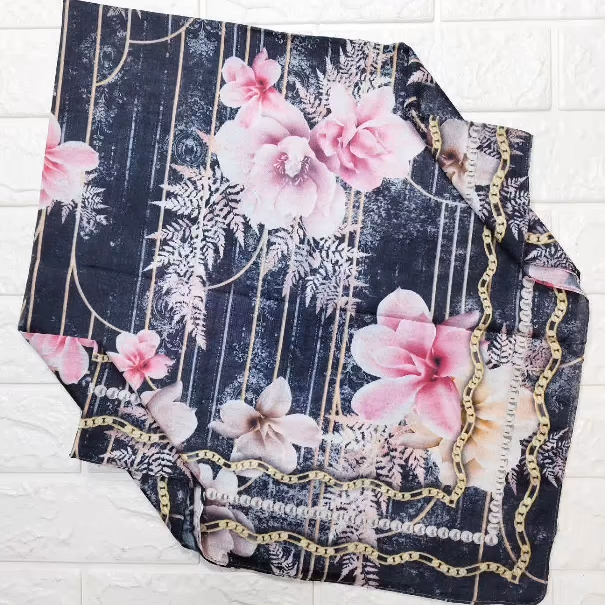 روسری نخی قواره 85 سانت دور دوخته شده